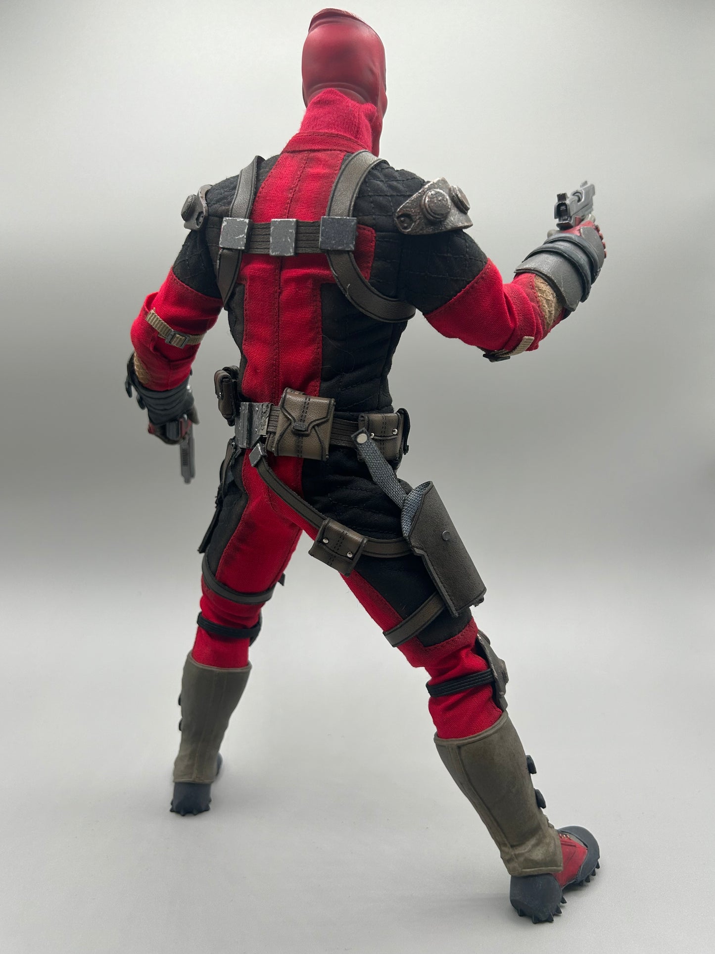 MARVEL SIDESHOW Deadpool 1/6th scale figure with box Near mint/Light Play
