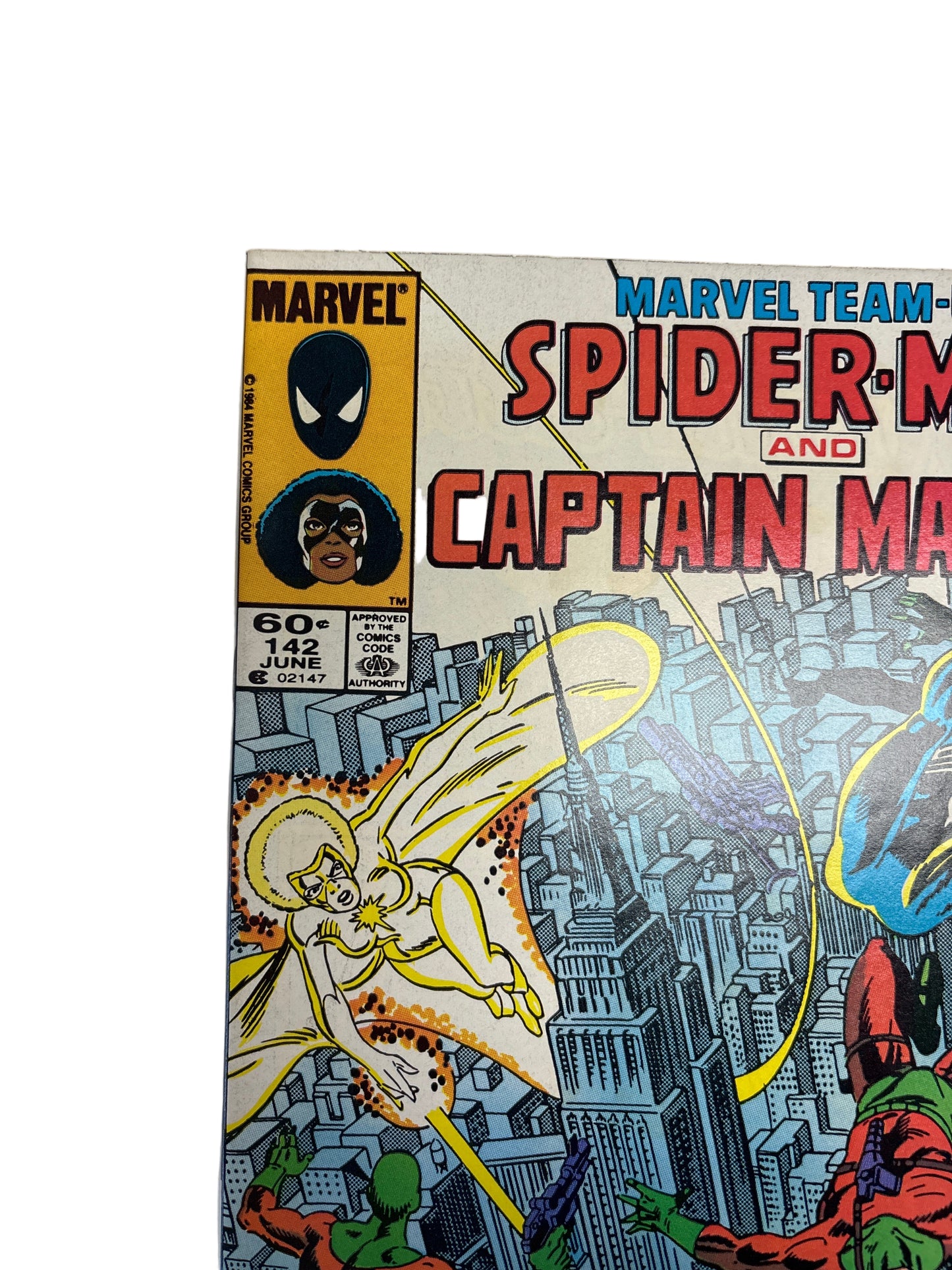 MARVEL COMICS MARVEL TEAM UP SPIDER-MAN AND CAPTAIN MARVEL #142