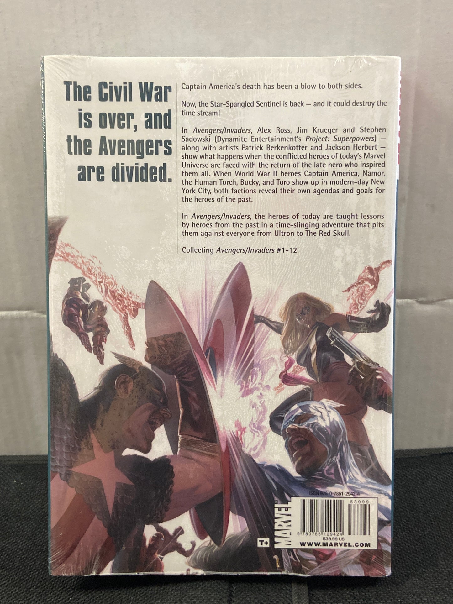 MARVEL AVENGERS/INVADERS COLLECTION