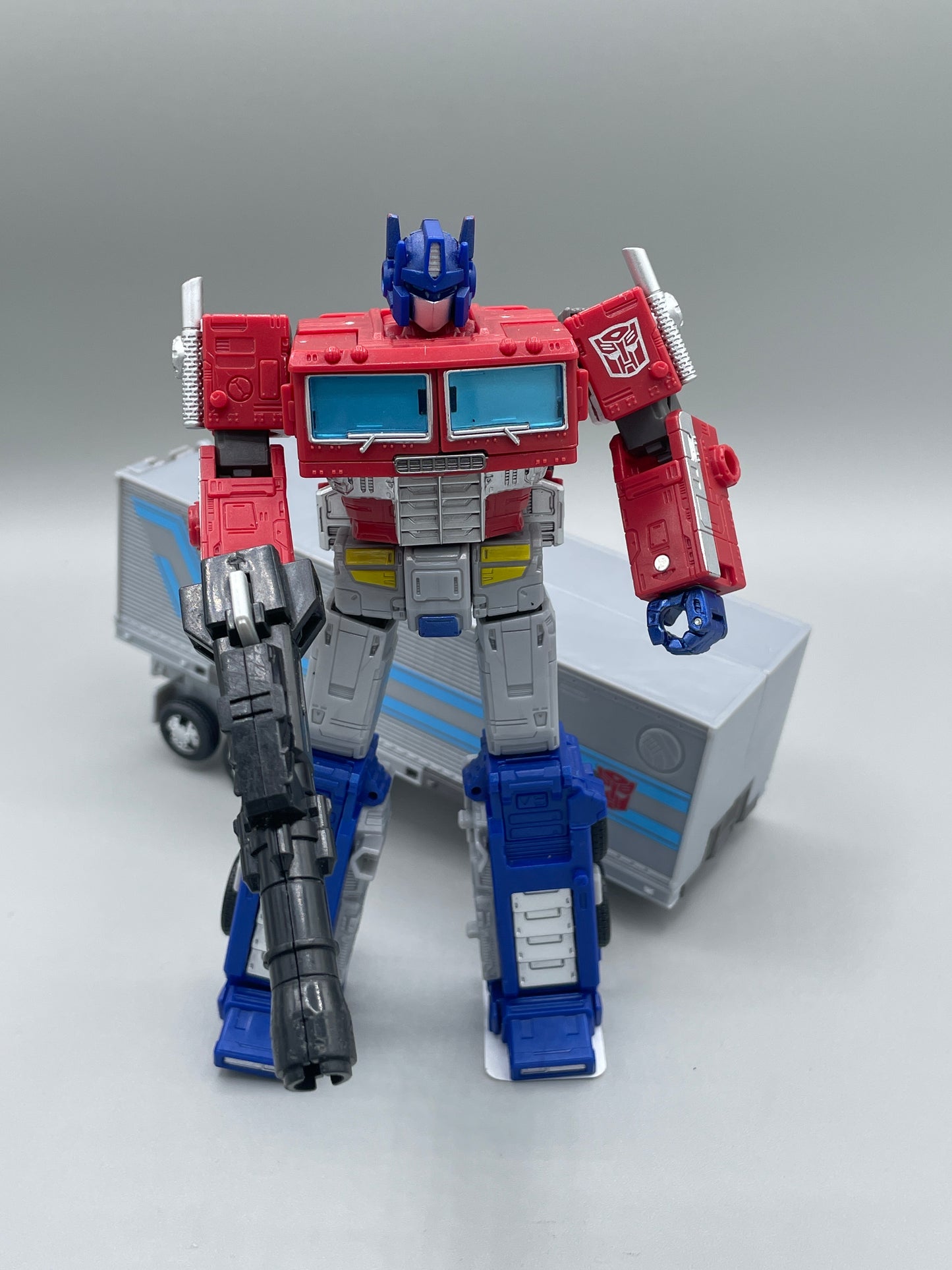 TRANSFORMERS GENERATIONS - WAR FOR CYBERTRON TRILOGY OPTIMUS PRIME HASBRO FIGURE