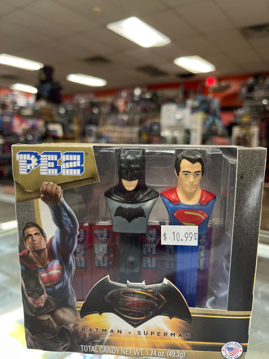 BATMAN V SUPERMAN PEZ CANDY