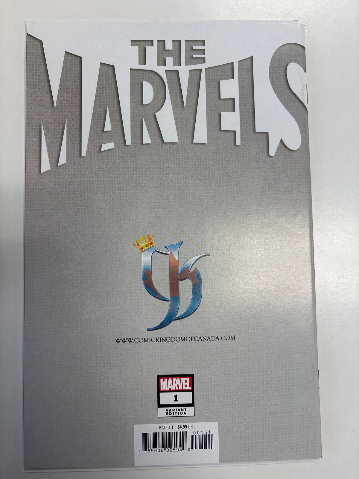 MARVEL COMICS THE MARVELS #1 ALAN QUAH TRADE DRESS  VARIANT SIGNED WITH CERTIFICATE OF AUTHENTICITY