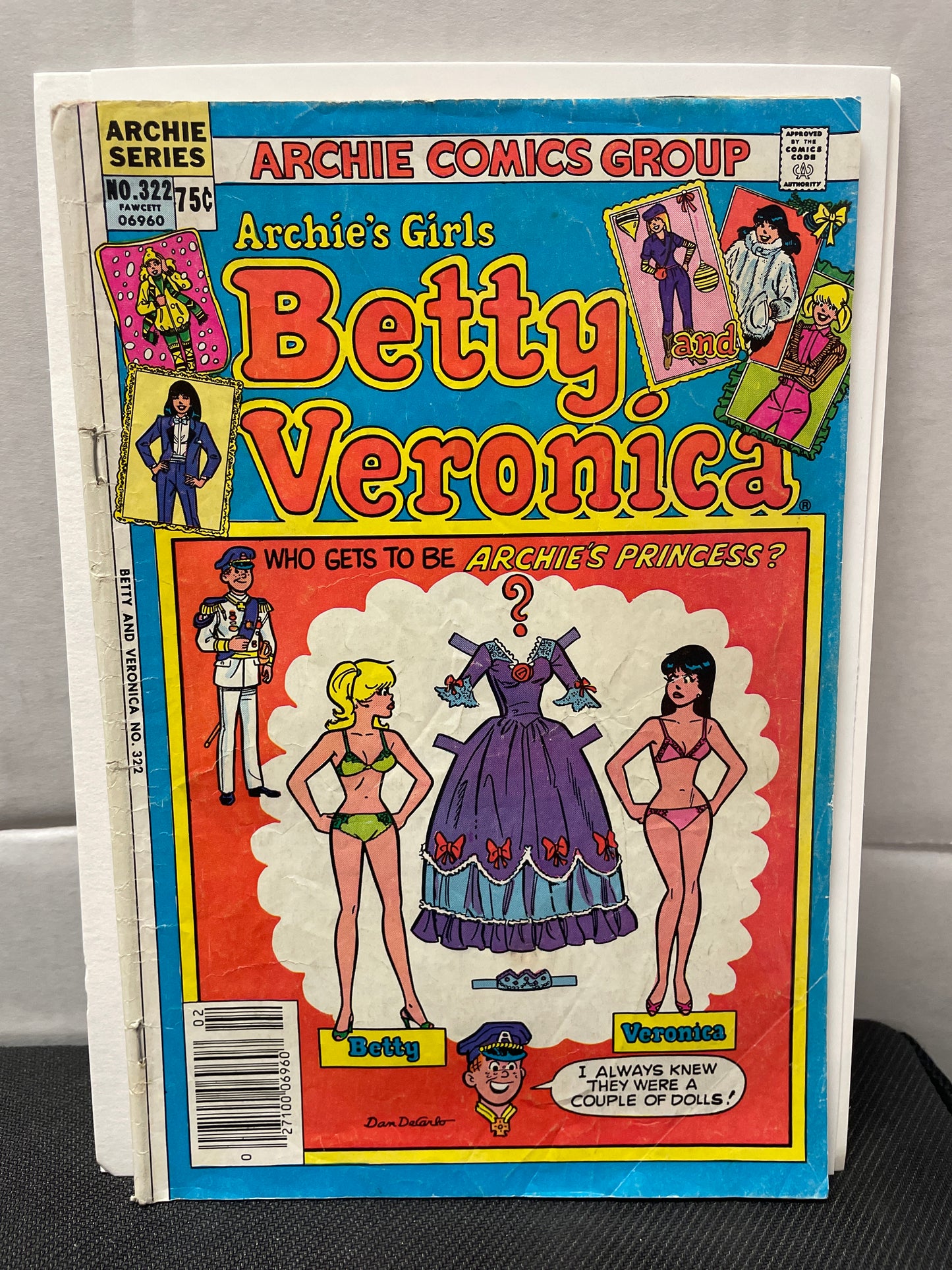 ARCHIES GIRLS BETTY & VERONICA #322 (1983, CANADIAN PRICE VARIANT!) DAN DECARLO COVER! FINE-