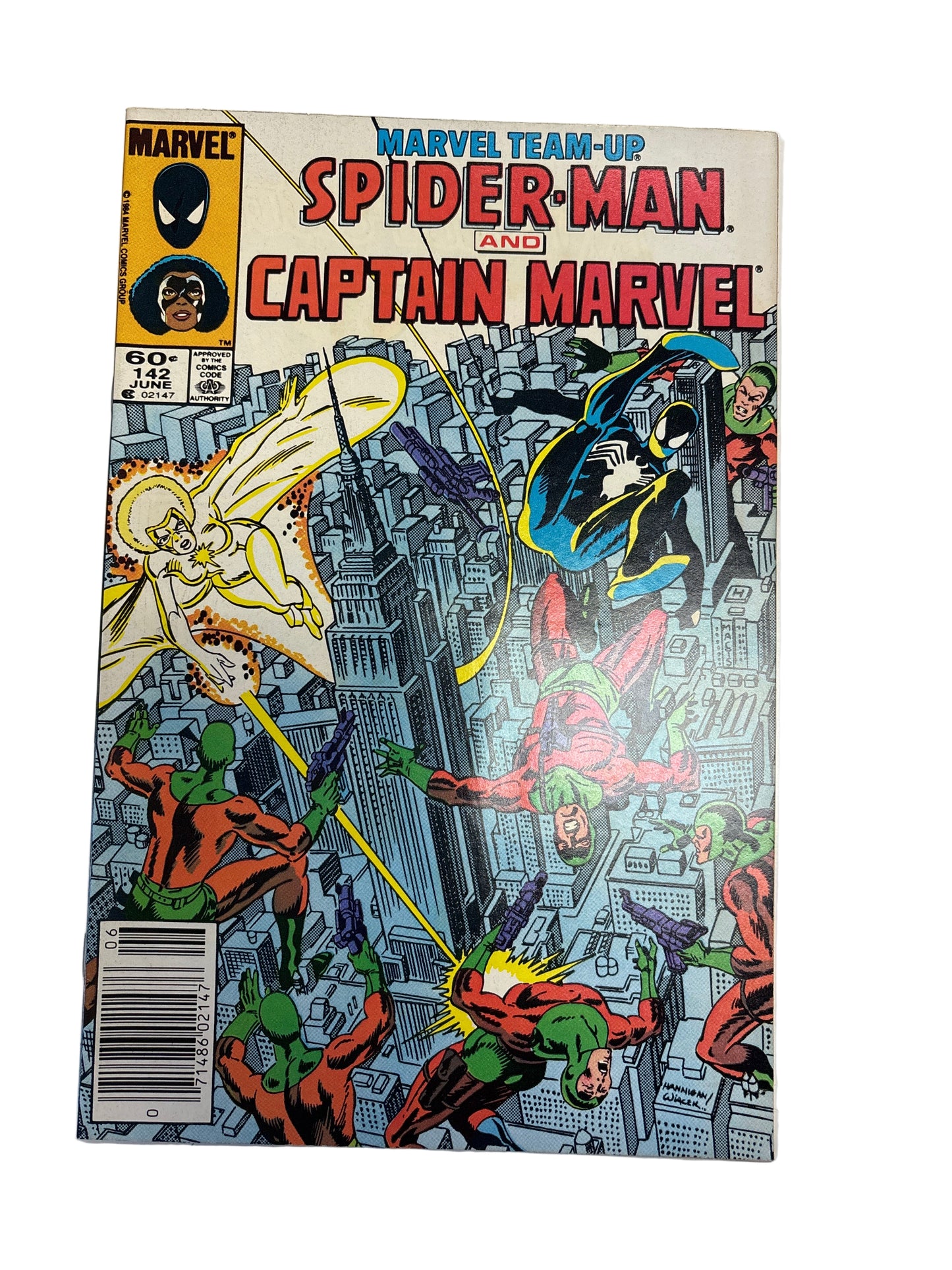 MARVEL COMICS MARVEL TEAM UP SPIDER-MAN AND CAPTAIN MARVEL #142