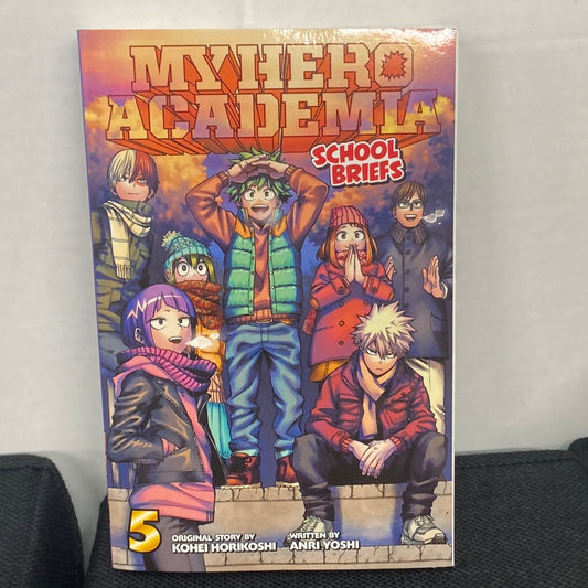 MY HERO ACADEMIA (SCHOOL BRIEFS) 5