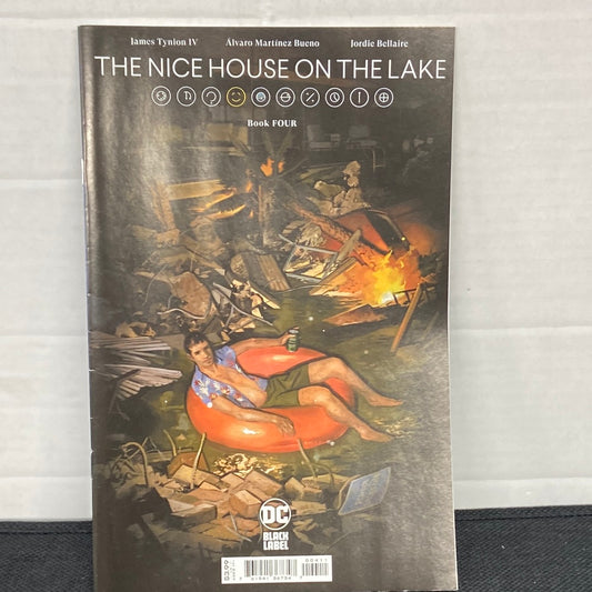 DC COMICS THE NICE HOUSE ON THE LAKE 4