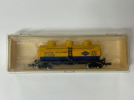 LIFE-LIKE MODEL TRAIN S784C 3 DOME TANK CAR GOODYEAR GOOD CONDITION IN BOX
