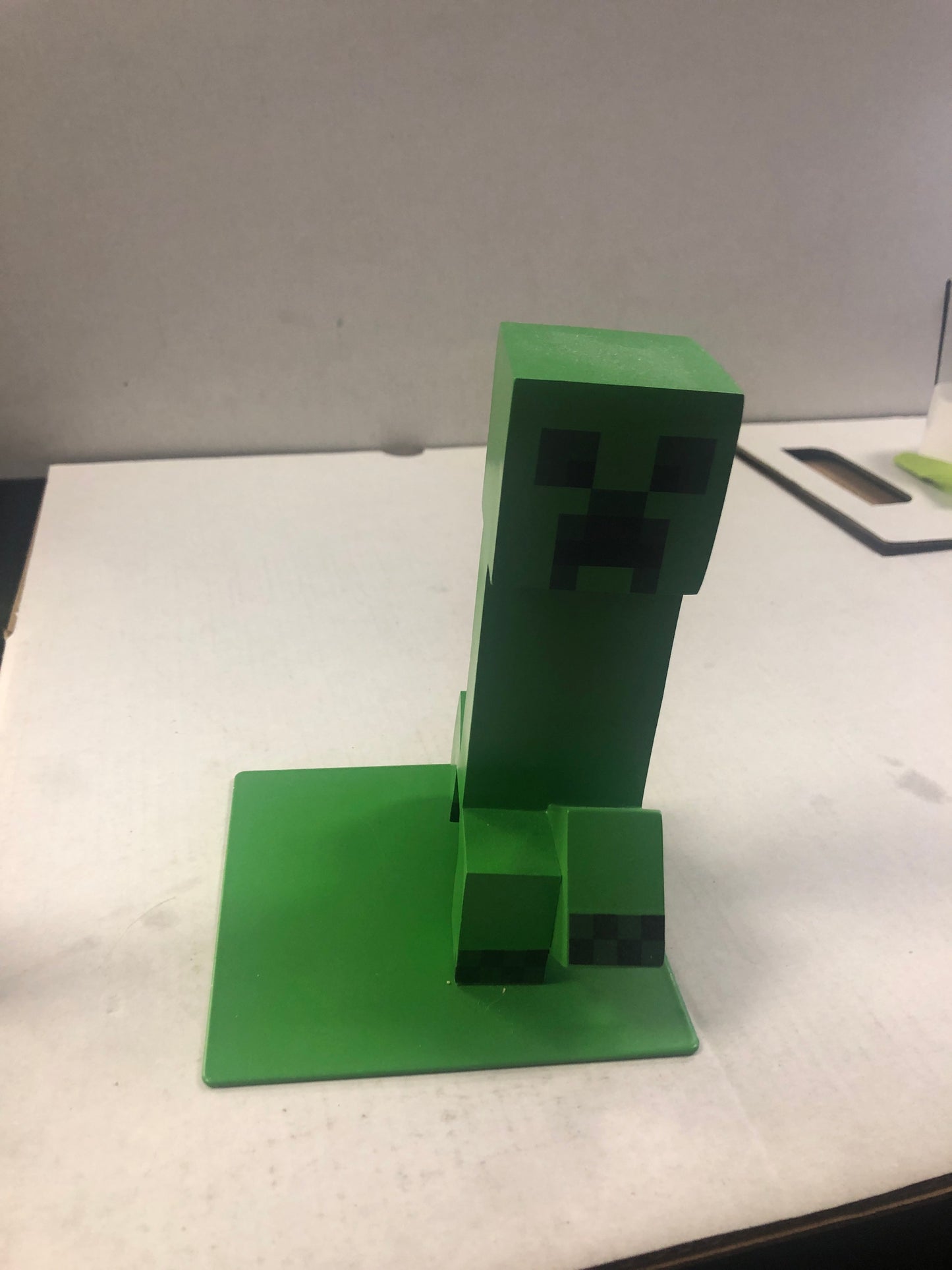 MINECRAFT CREEPER BOOKENDS SET OF TWO DECENT CONDITION