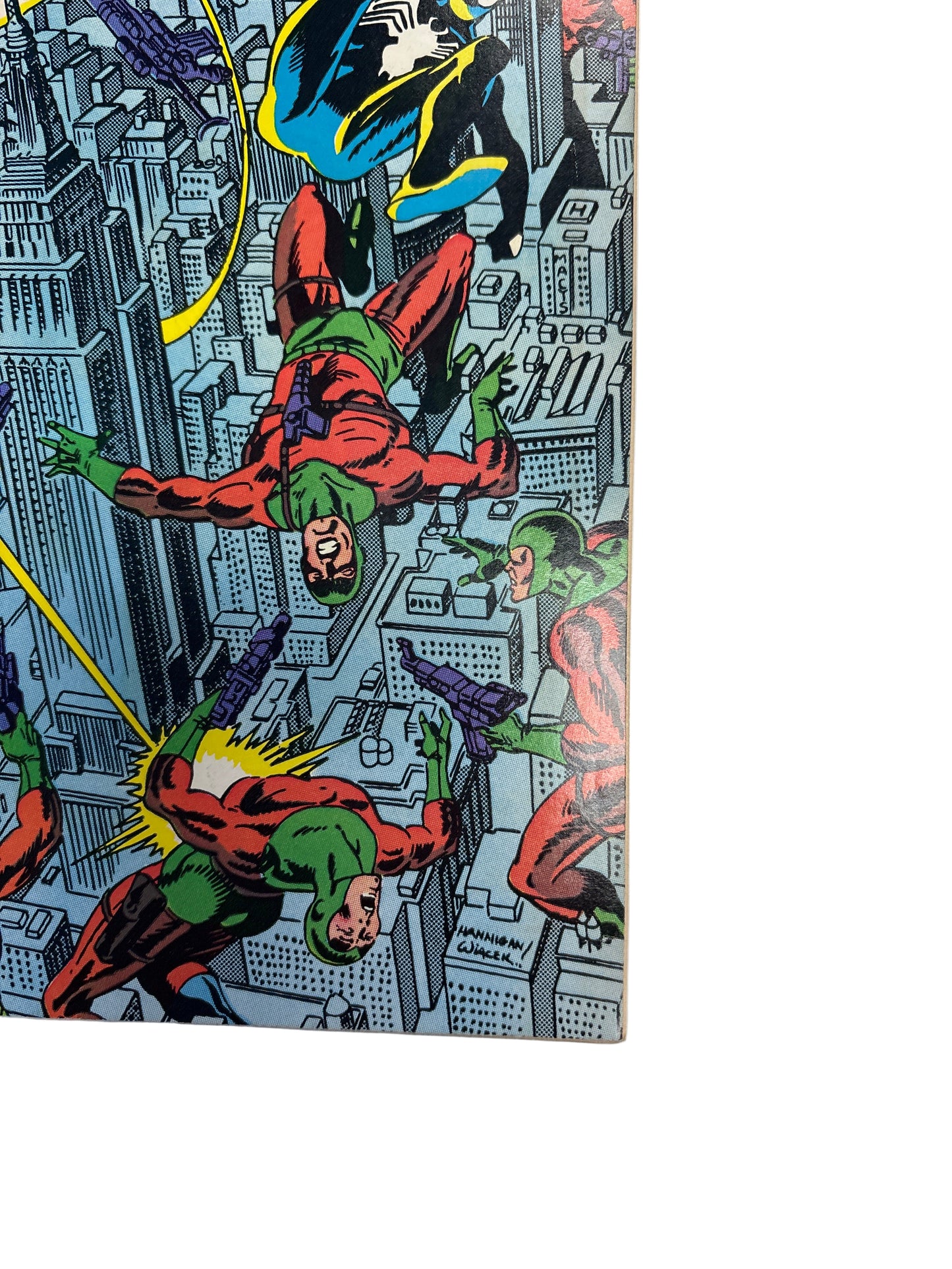 MARVEL COMICS MARVEL TEAM UP SPIDER-MAN AND CAPTAIN MARVEL #142