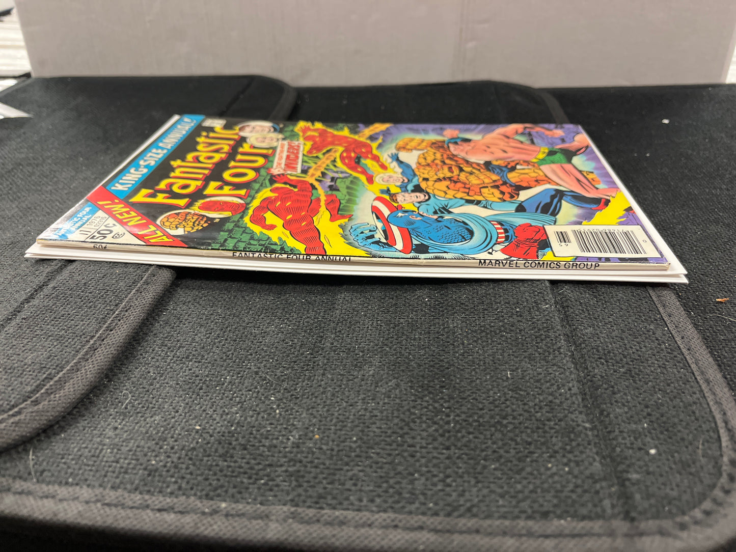 FANTASTIC FOUR KING-SIZE ANNUAL #11 FINE+ (1976, CLASSIC SUBBY COVER!)