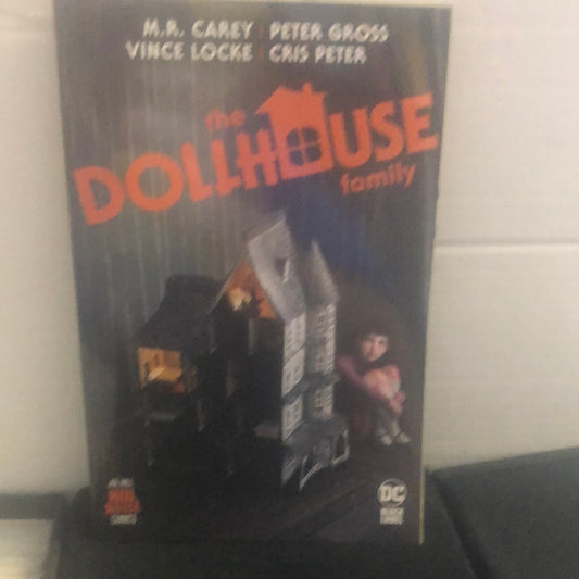 HILL HOUSE COMICS THE DOLLHOUSE FAMILY TRADE (2021)