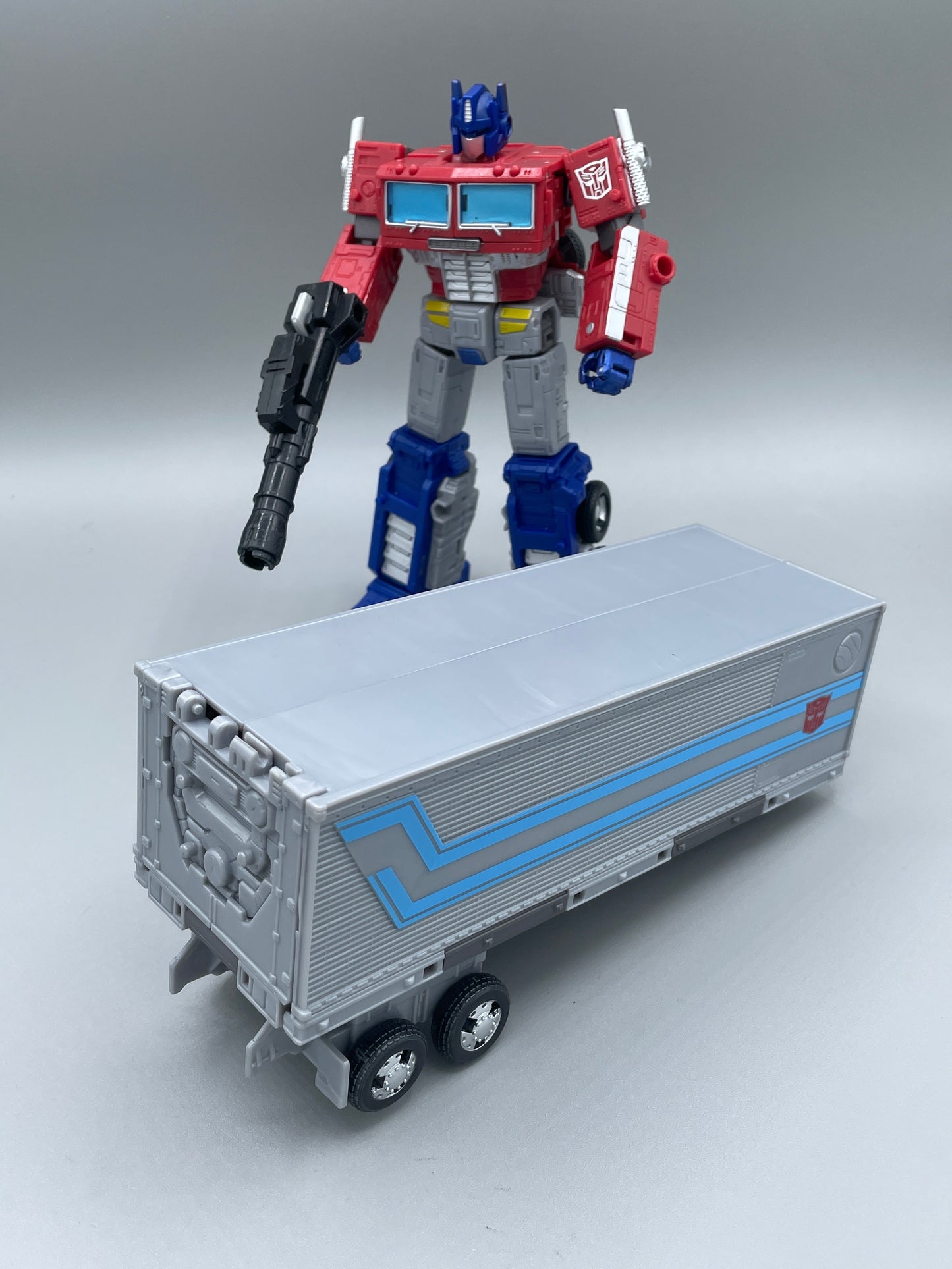 TRANSFORMERS GENERATIONS - WAR FOR CYBERTRON TRILOGY OPTIMUS PRIME HASBRO FIGURE