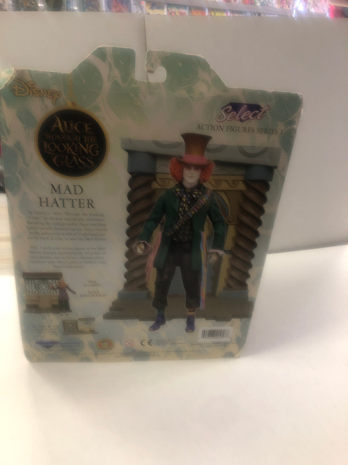 DIAMOND SELECT ALICE THROUGH THE LOOKING GLASS MAD HATTER OKAY CONDITION BOX DAMAGE ON FRONT OF BOX