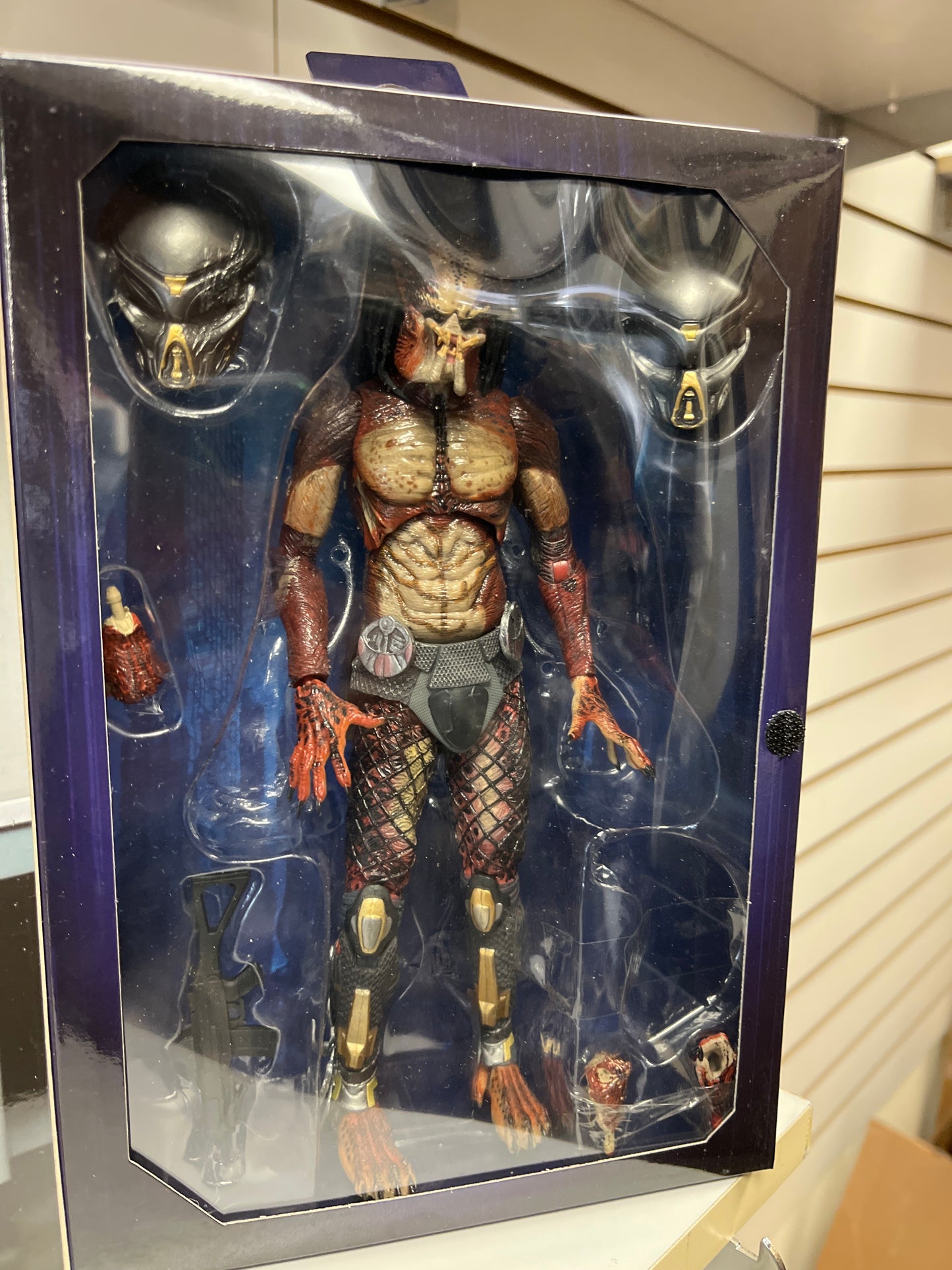 LAB ESCAPE FUGITIVE PREDATOR ULTIMATE ACTION FIGURE