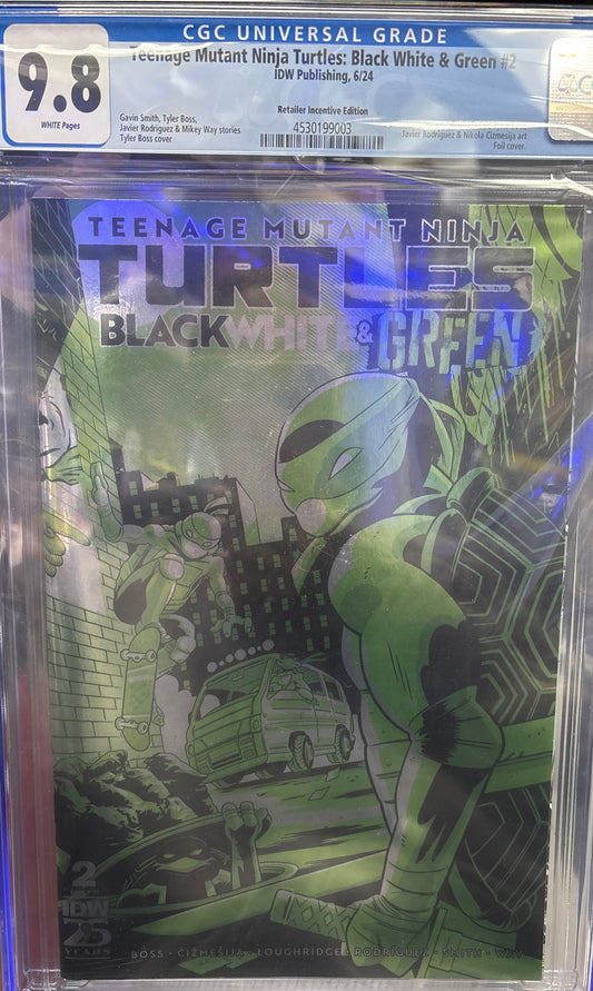 CGC UNIVERSAL GRADE 9.8 IDW PUBLISHING TMNT BLACK WHITE & GREEN #2 RETAILER INCENTIVE EDITION