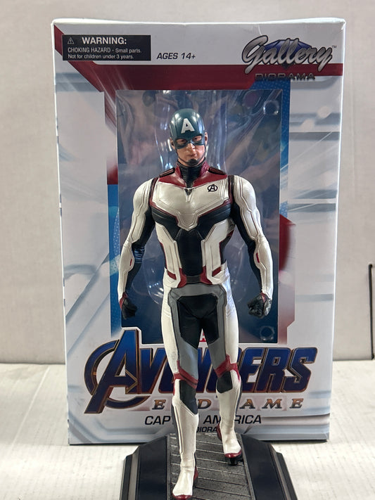 DIAMOND SELECT MARVEL AVENGERS ENDGAME CAPTAIN AMERICA PVC DIORAMA (BOX INCLUDED)