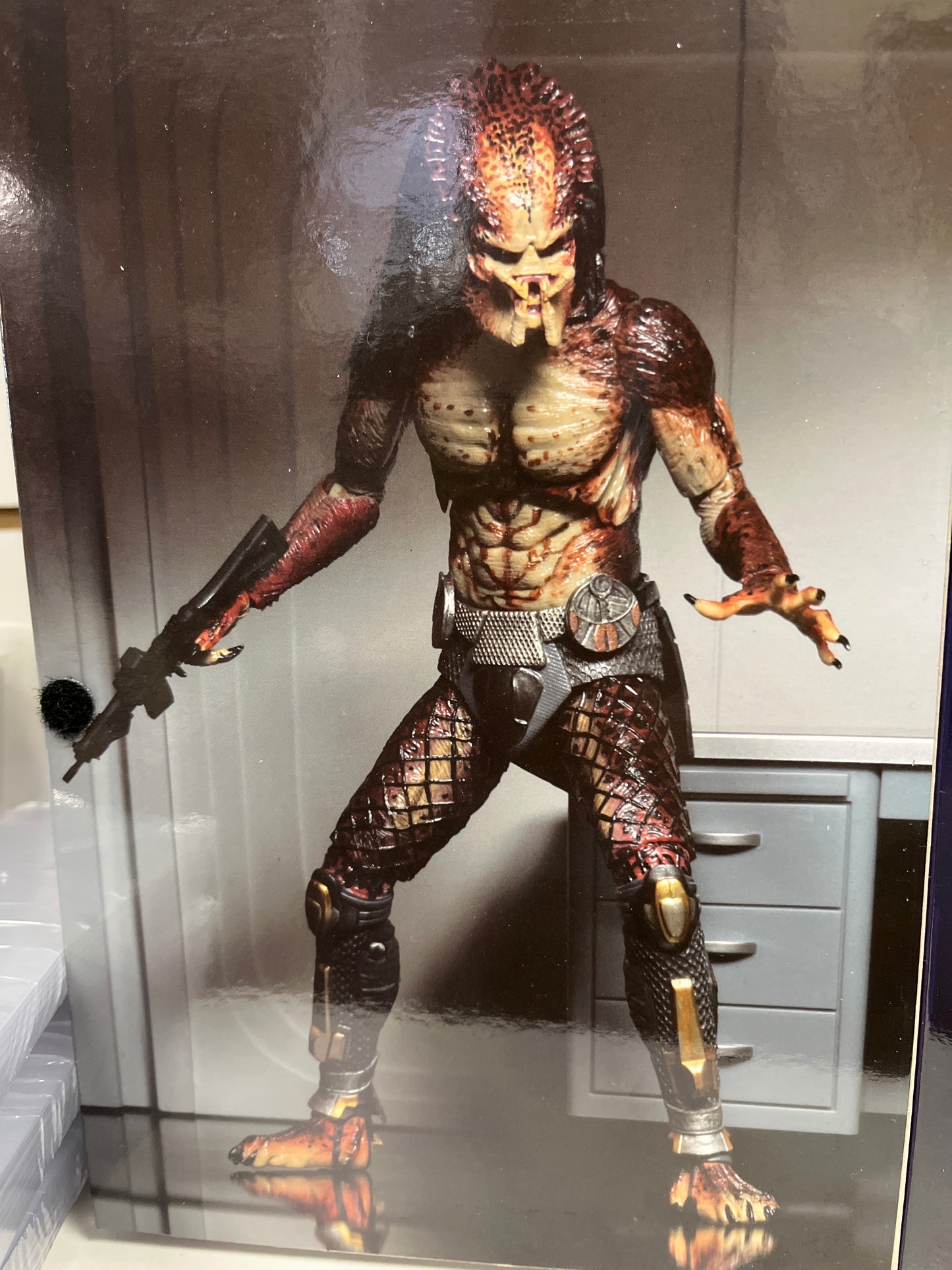 LAB ESCAPE FUGITIVE PREDATOR ULTIMATE ACTION FIGURE