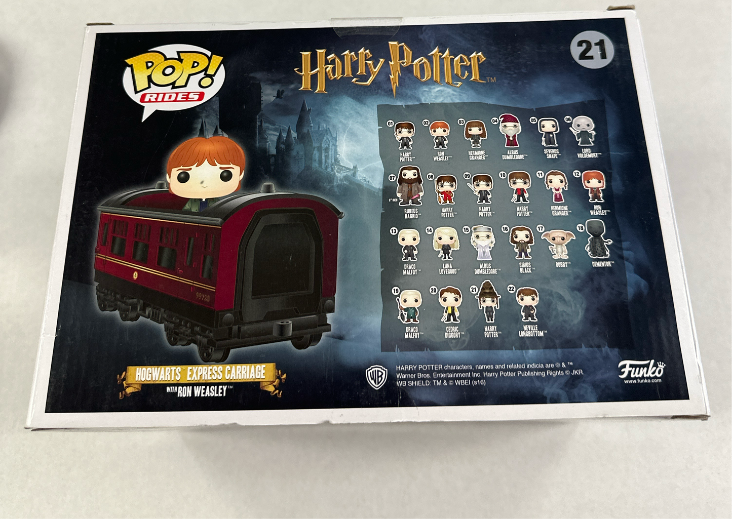 HOGWARTS EXPRESS CARRIAGE WITH RON WEASLEY (EXCELLENT CONDITION)