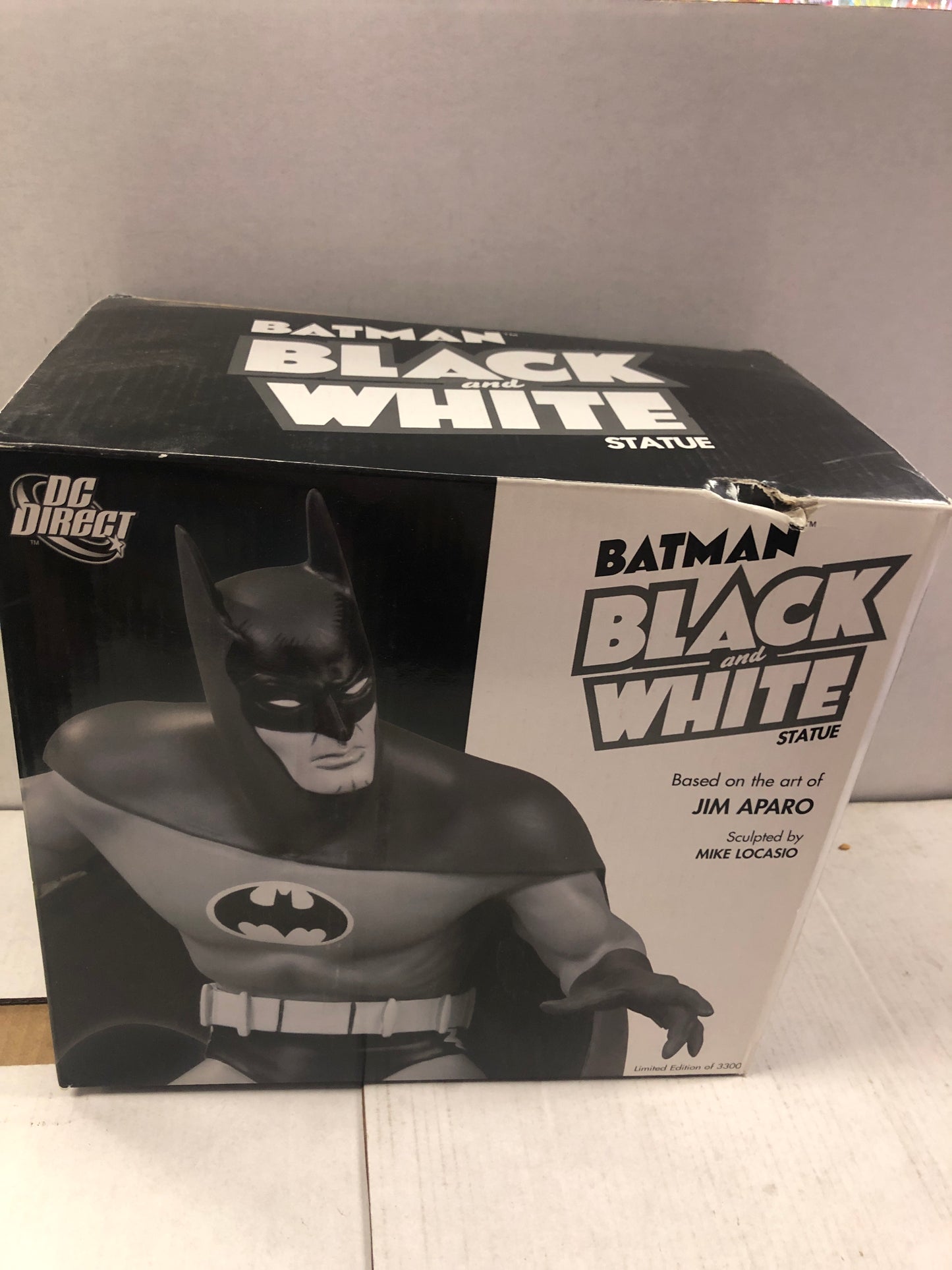 DC DIRECT BATMAN BLACK AND WHITE STATUE ART BY JIM APARO 2316/3300 COMES WITH BOX