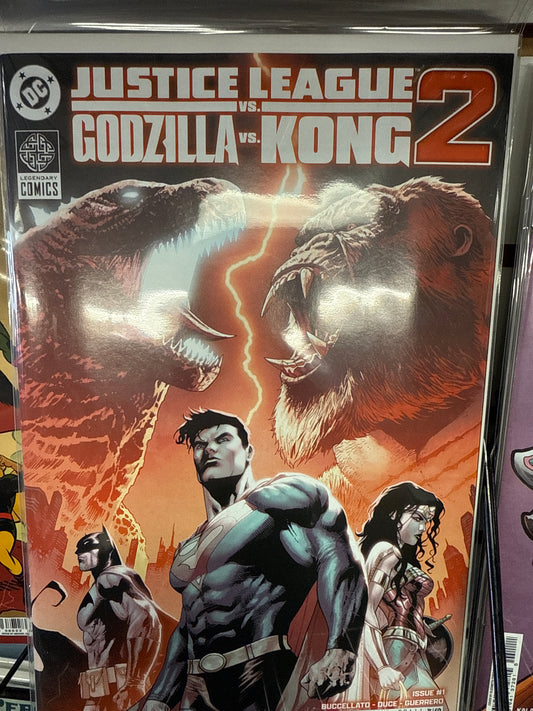 DC COMICS JUSTICE LEAGUE VS GODZILLA VS KONG #1 BUCCELLATO