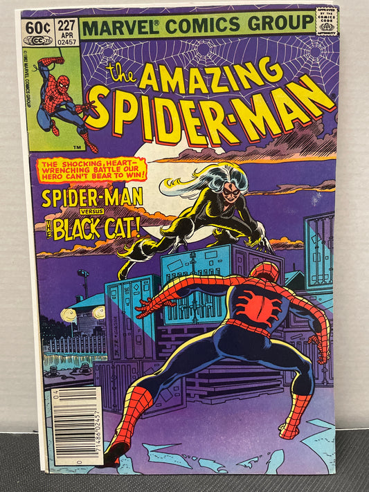 AMAZING SPIDER-MAN #227 NEWSSTAND (1982, KEY DEATH OF BLACK CAT!) FINE+ MARK JEWELERS VARIANT!