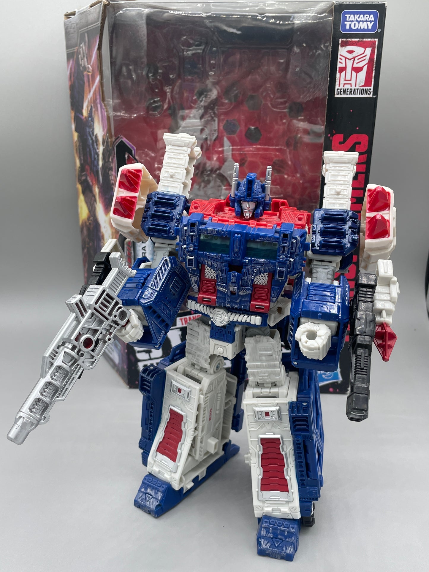 TRANSFORMERS SIEGE - WAR FOR CYBERTRON TRILOGY ULTRA MAGNUS HASBRO ACTION FIGURE - NIB!