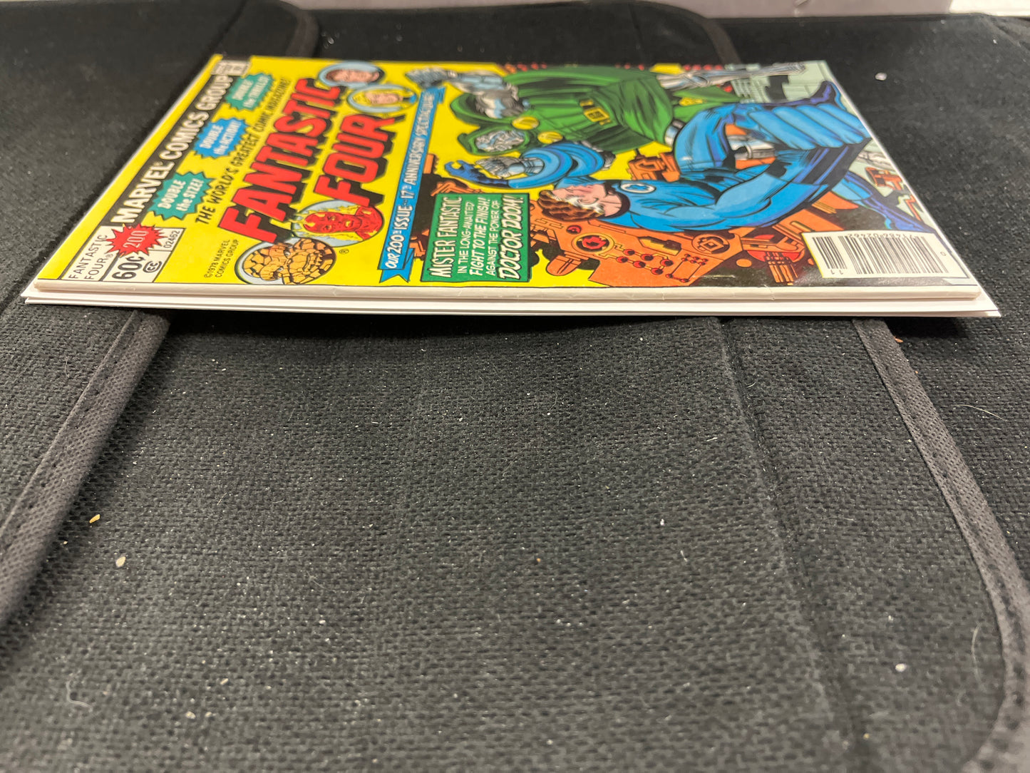 FANTASTIC FOUR #200 VF NEWSSTAND (1978, 200th ISSUE & DR. DOOM COVER!