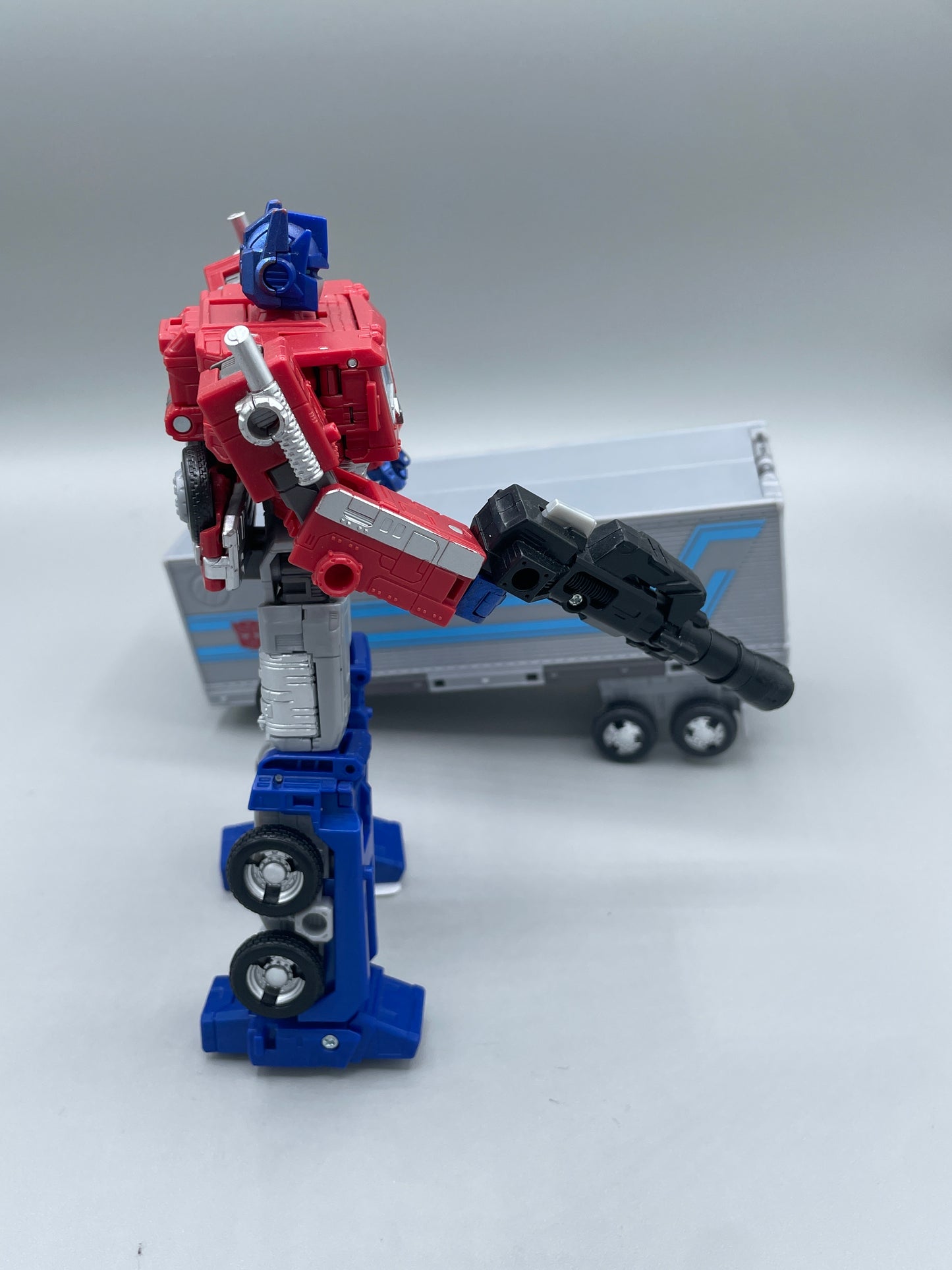 TRANSFORMERS GENERATIONS - WAR FOR CYBERTRON TRILOGY OPTIMUS PRIME HASBRO FIGURE