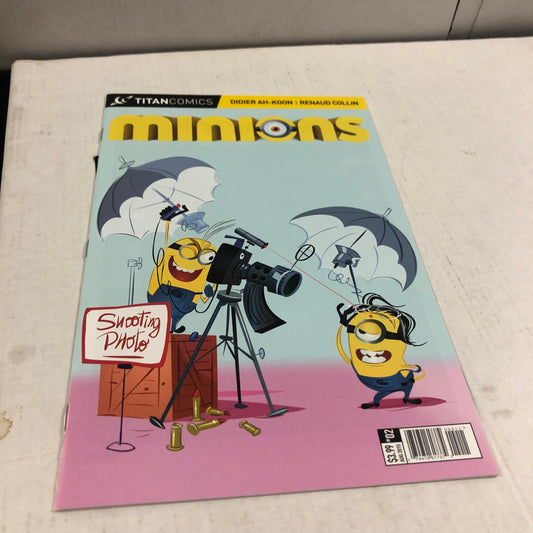 TITAN COMICS MINIONS 2 NM