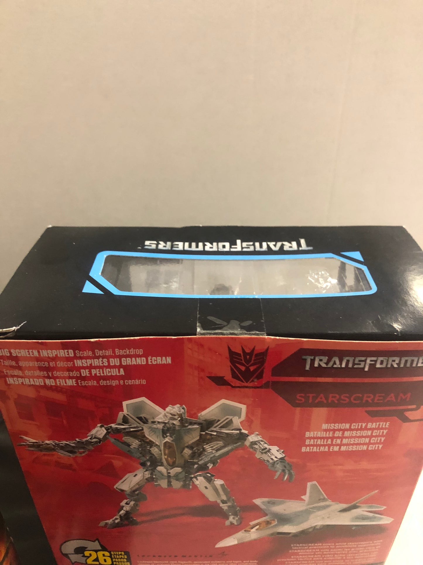 HASBRO TRANSFORMERS STUDIO SERIES STARSCREAM GOOD CONDITION TEAR ON TOP OF BOX