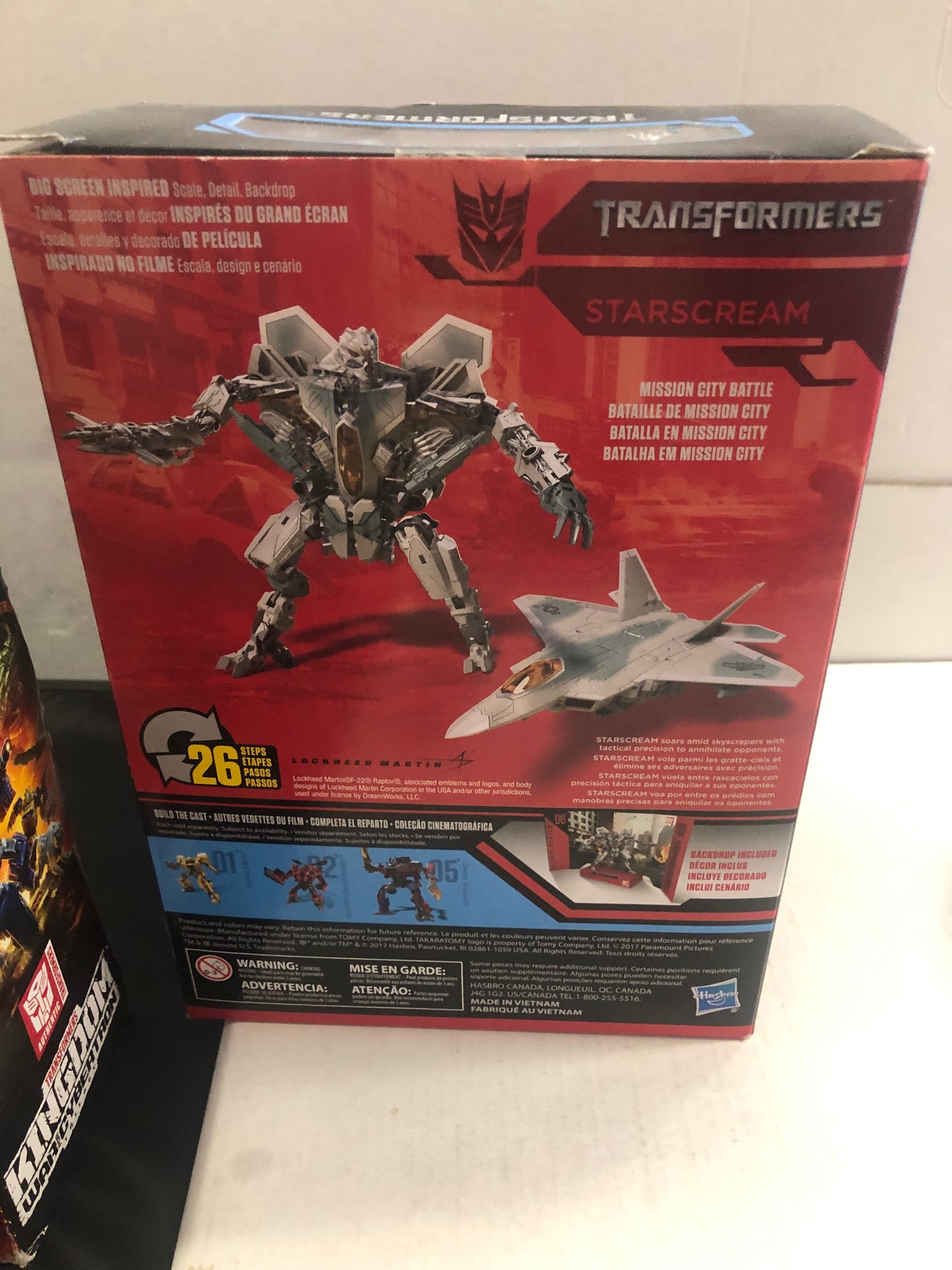 HASBRO TRANSFORMERS STUDIO SERIES STARSCREAM GOOD CONDITION TEAR ON TOP OF BOX