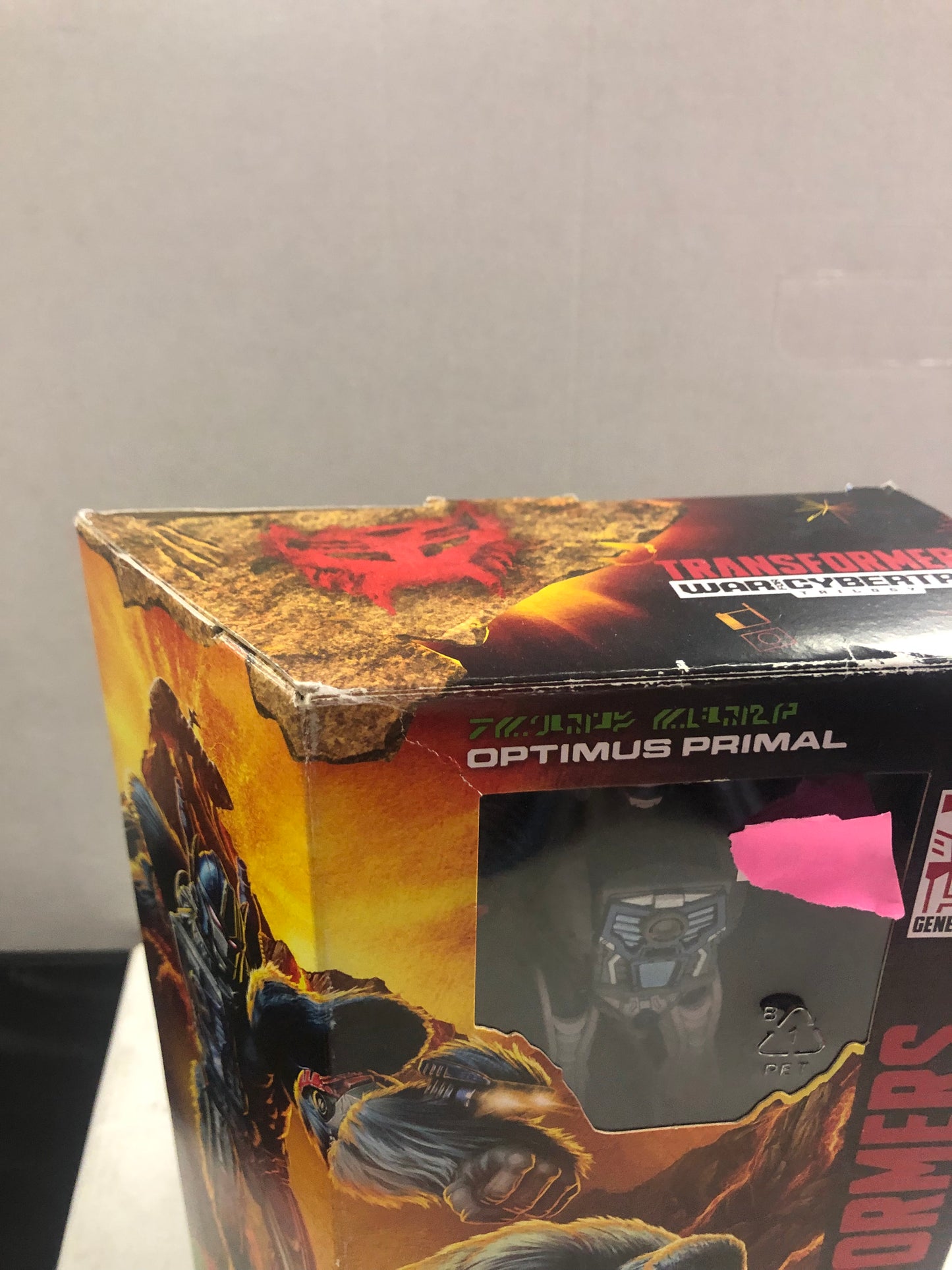 HASBRO TRANSFORMERS KINGDOM WAR FOR CYBERTRON TRILOGY OPTIMUS PRIMAL OKAY CONDITION TEAR ON FRONT OF BOX