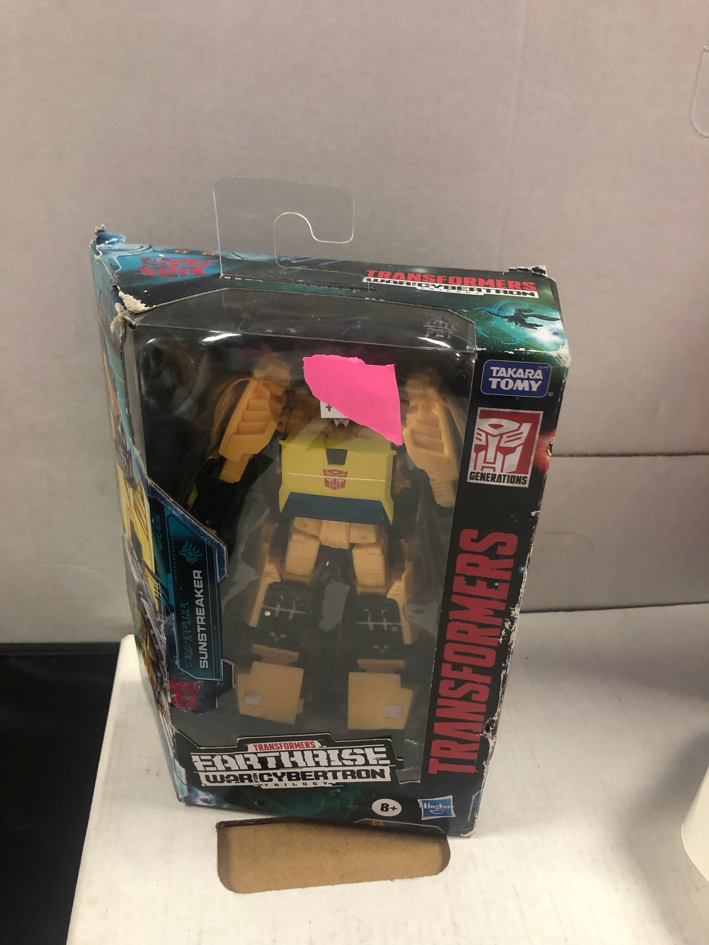 HASBRO TRANSFORMERS EARTHRISE WAR FOR CYBERTRON TRILOGY SUNSTREAKER OKAY CONDITION BOX DAMAGE ON TOP OF BOX AND ON SIDE OF BOX