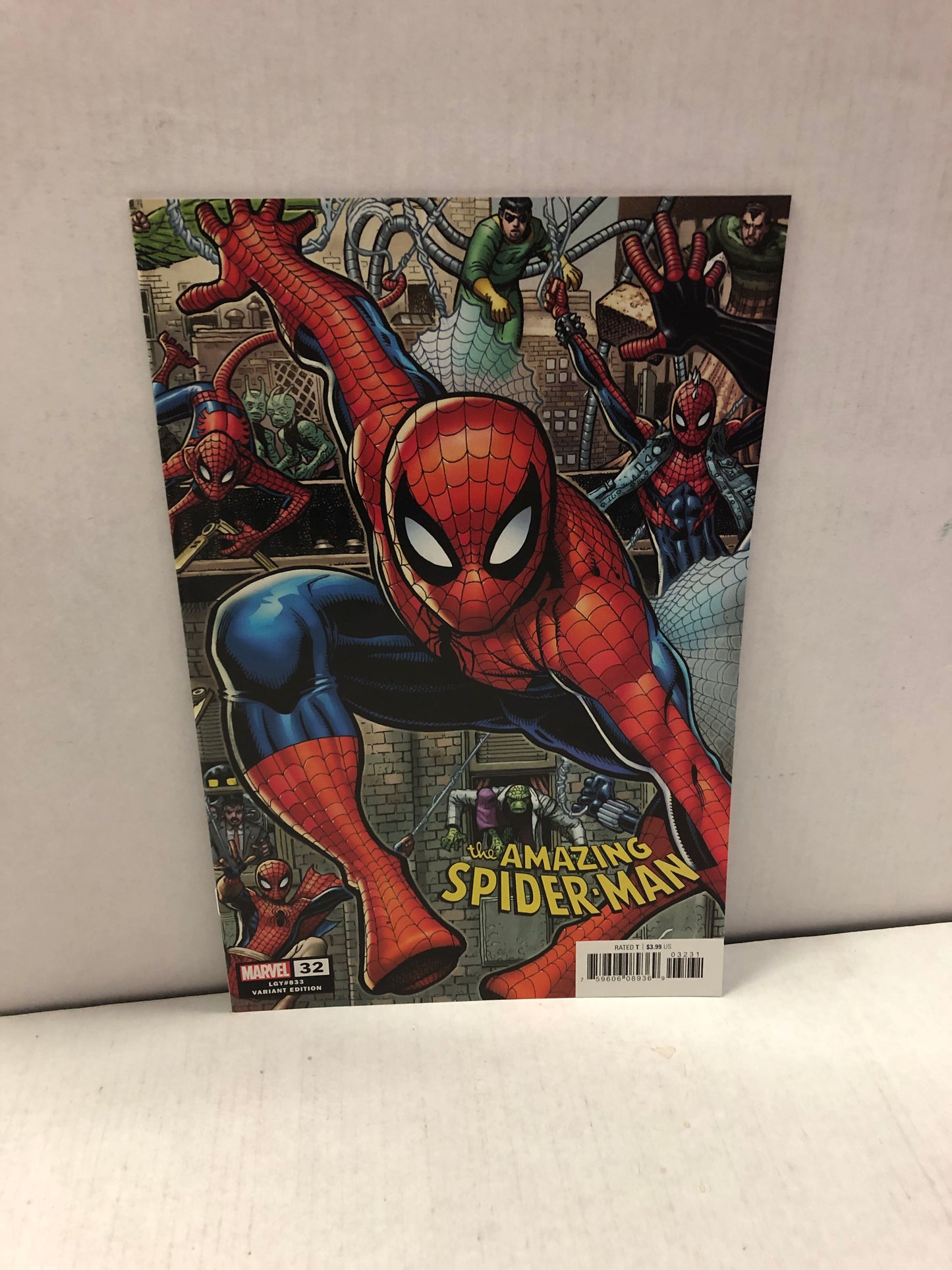 MARVEL COMICS AMAZING SPIDER-MAN 32 (2019) VARIANT NM WP