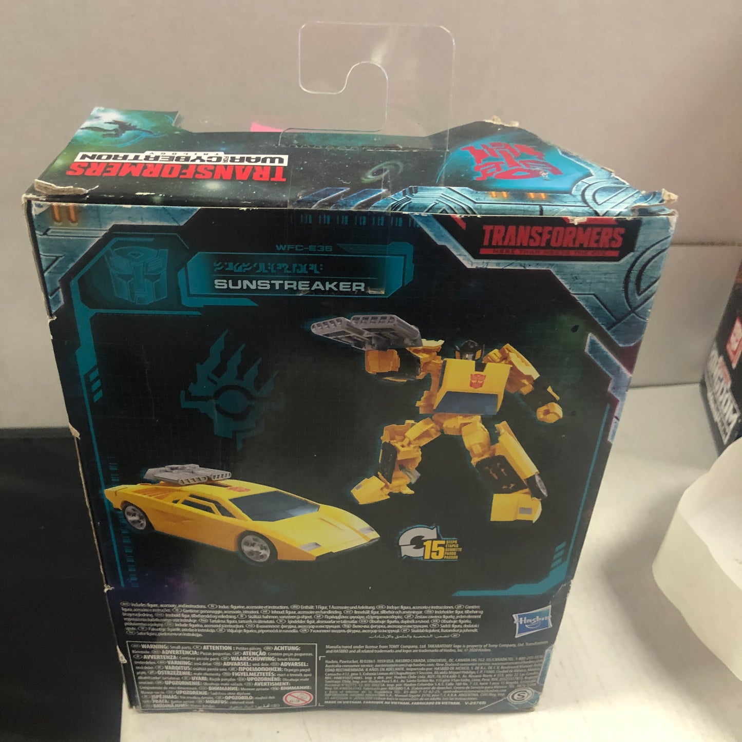 HASBRO TRANSFORMERS EARTHRISE WAR FOR CYBERTRON TRILOGY SUNSTREAKER OKAY CONDITION BOX DAMAGE ON TOP OF BOX AND ON SIDE OF BOX