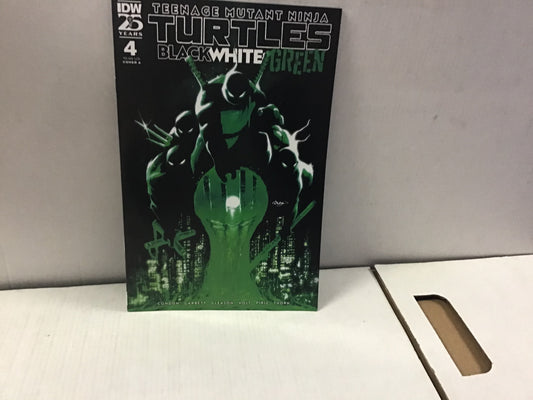 IDW PUBLISHING TEENAGE MUTANT NINJA TURTLES BLACK WHITE AND GREEN 4