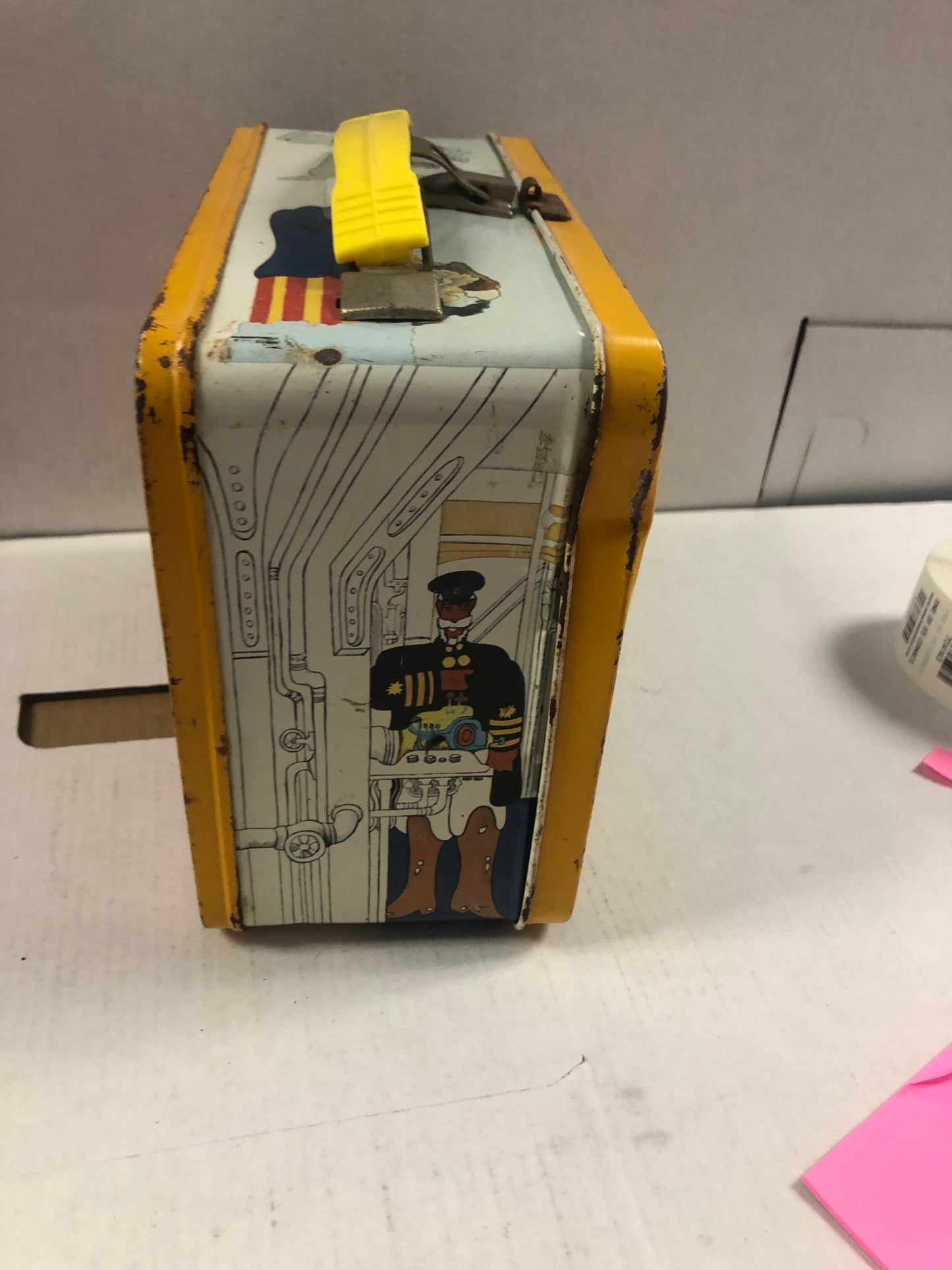 KING FEATURES BEATLES YELLOW SUBMARINE LUNCHBOX BOX NO THERMOS POOR CONDITION RUST ON LUNCHBOX