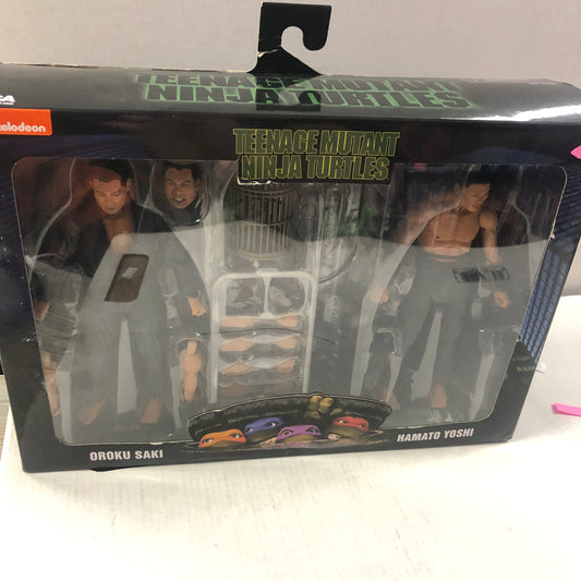 NECA TEENAGE MUTANT NINJA TURTLES SHADOW WARRIORS OROKU SAKI VS HAMATO YOSHI GOOD CONDITION TEAR ON HANDLE OF BOX