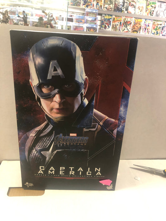 HOT TOYS CAPTAIN AMERICA AVENGERS ENDGAME EXCELLENT CONDITION