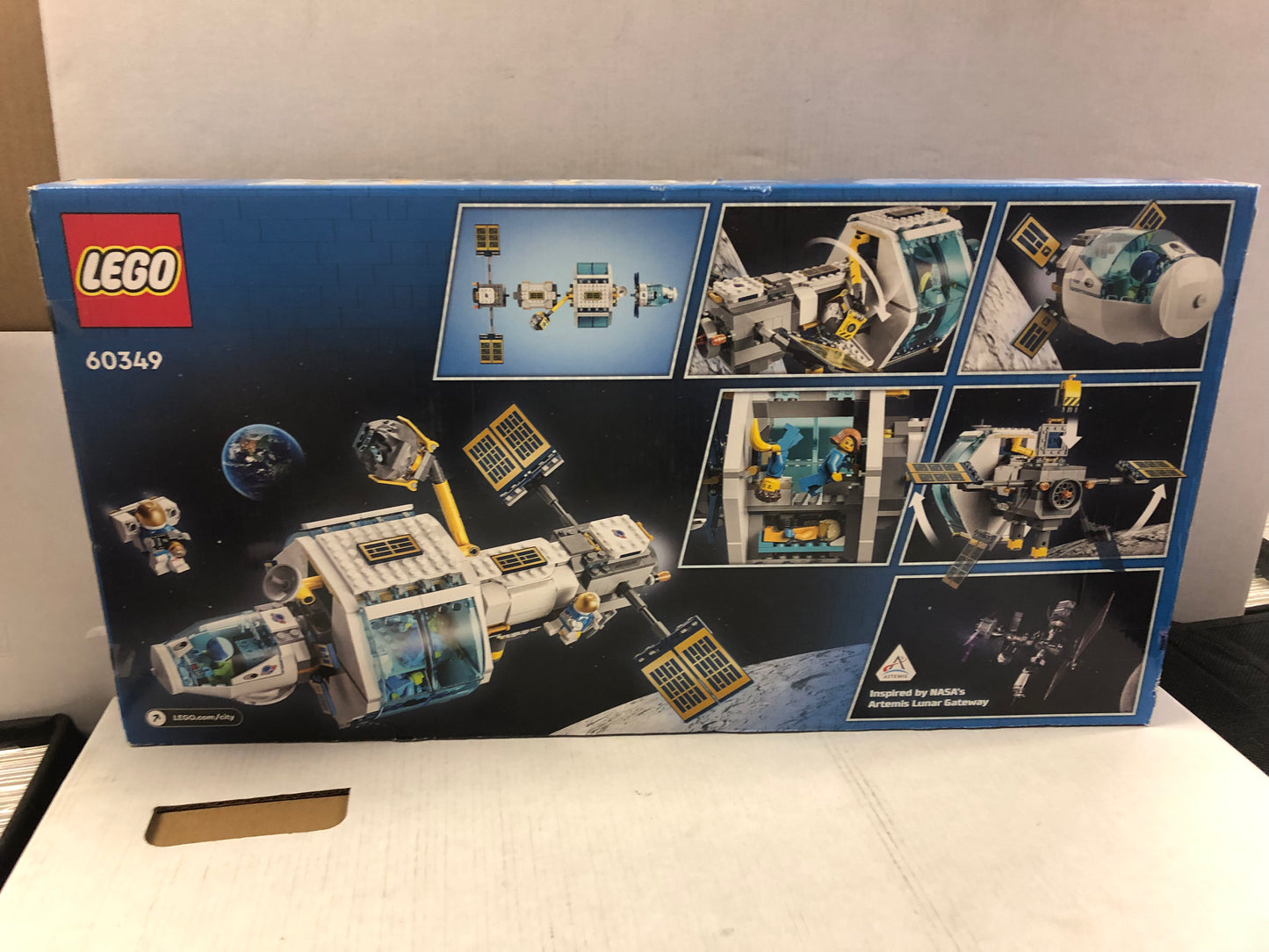 LEGO CITY SET 60349 LUNAR SPACE STATION NIB