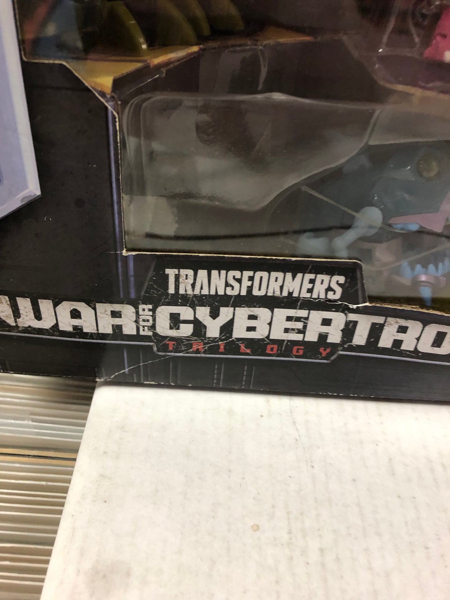 HASBRO TRANSFORMERS WAR FOR CYBERTRON TRILOGY QUINTESSON PIT  OF JUDGEMENT OKAY CONDITION BOX DAMAGE COMPLETE