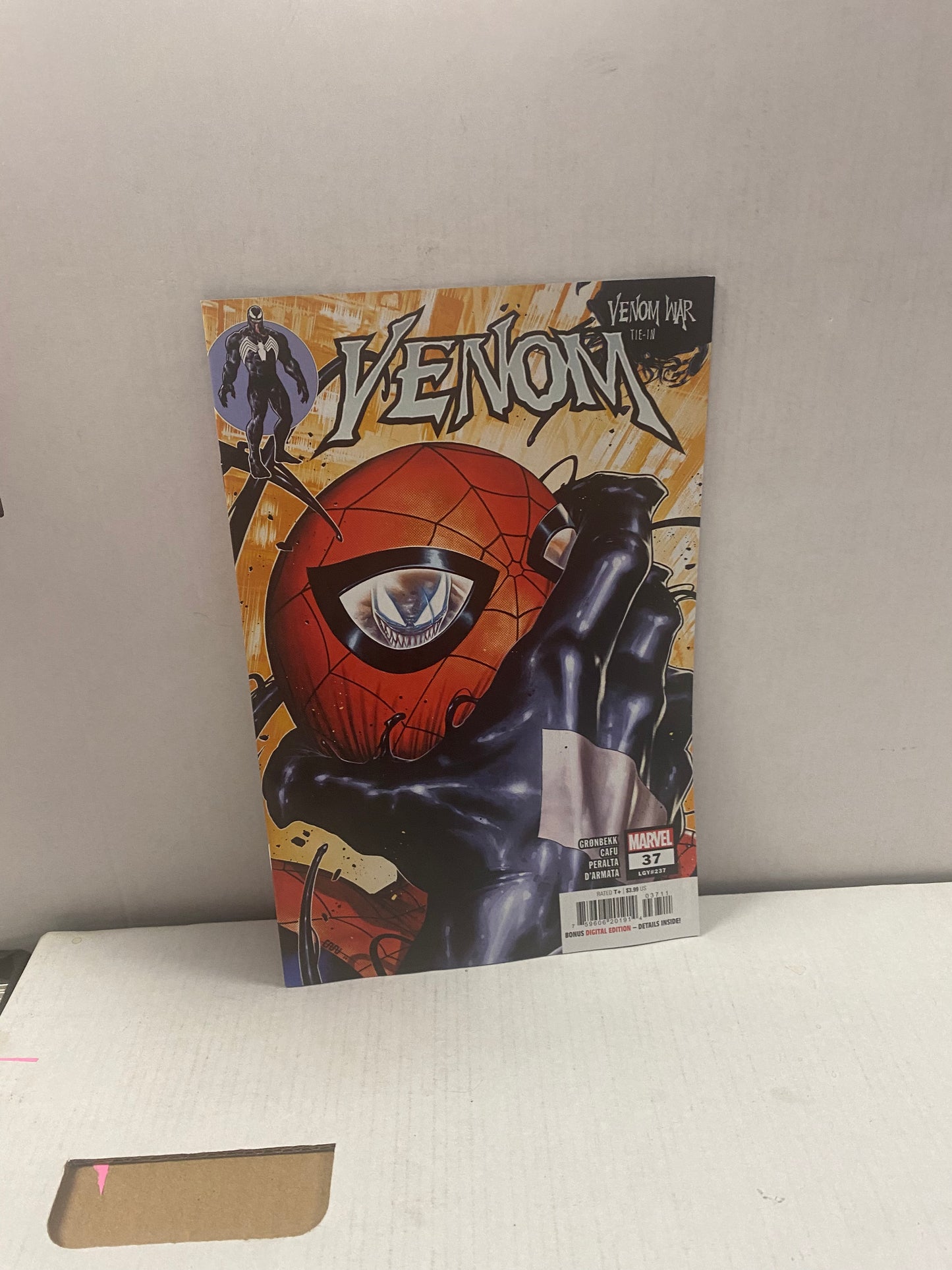 MARVEL COMICS VENOM 37