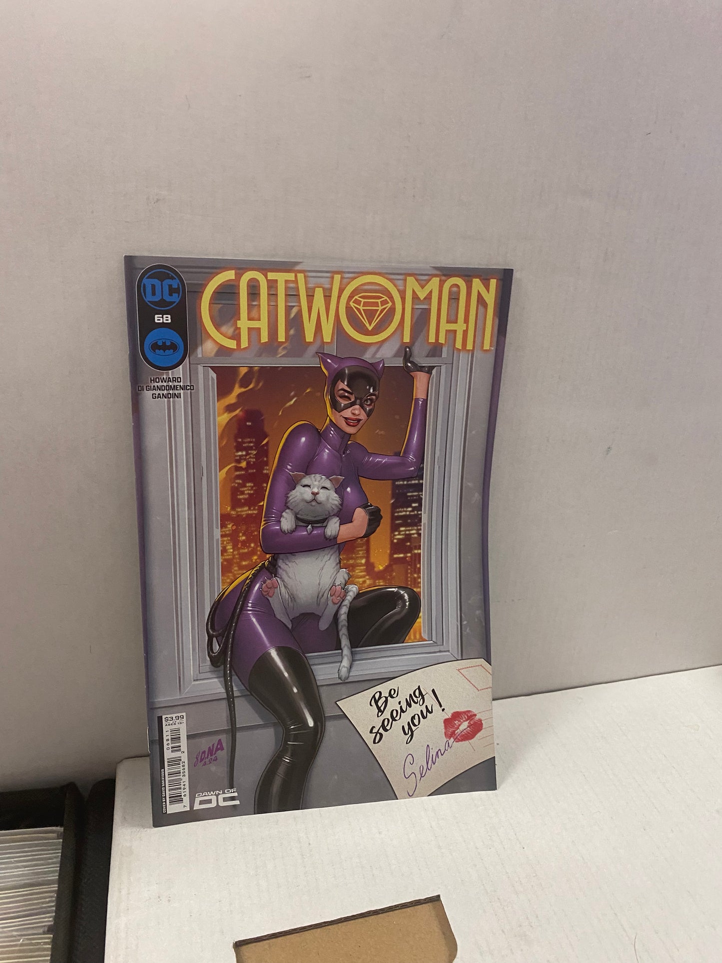 DC COMICS - CATWOMAN #68