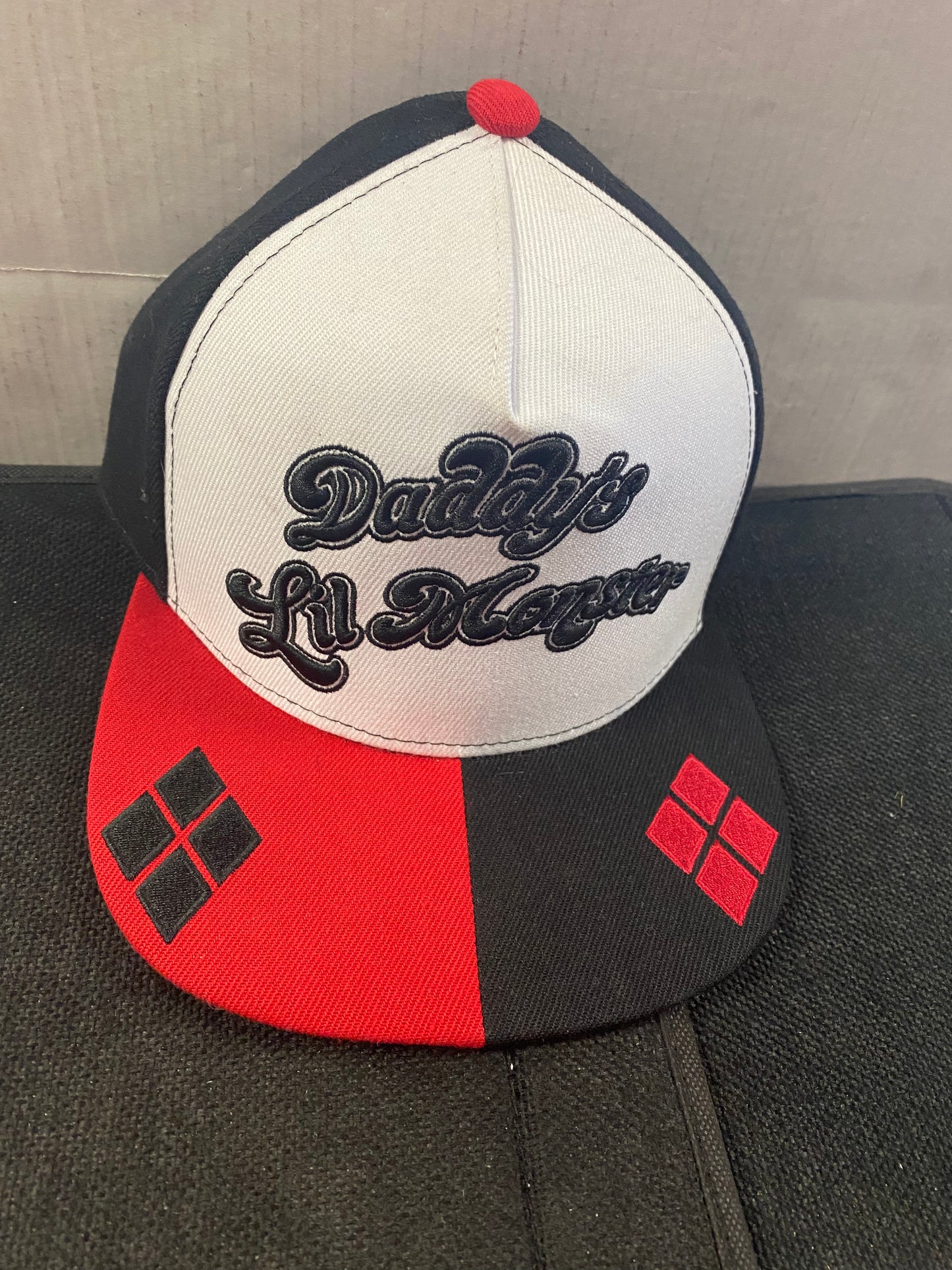 DC HARLEY QUINN DADDYS LITTLE MONSTER HAT GREAT CONDITION