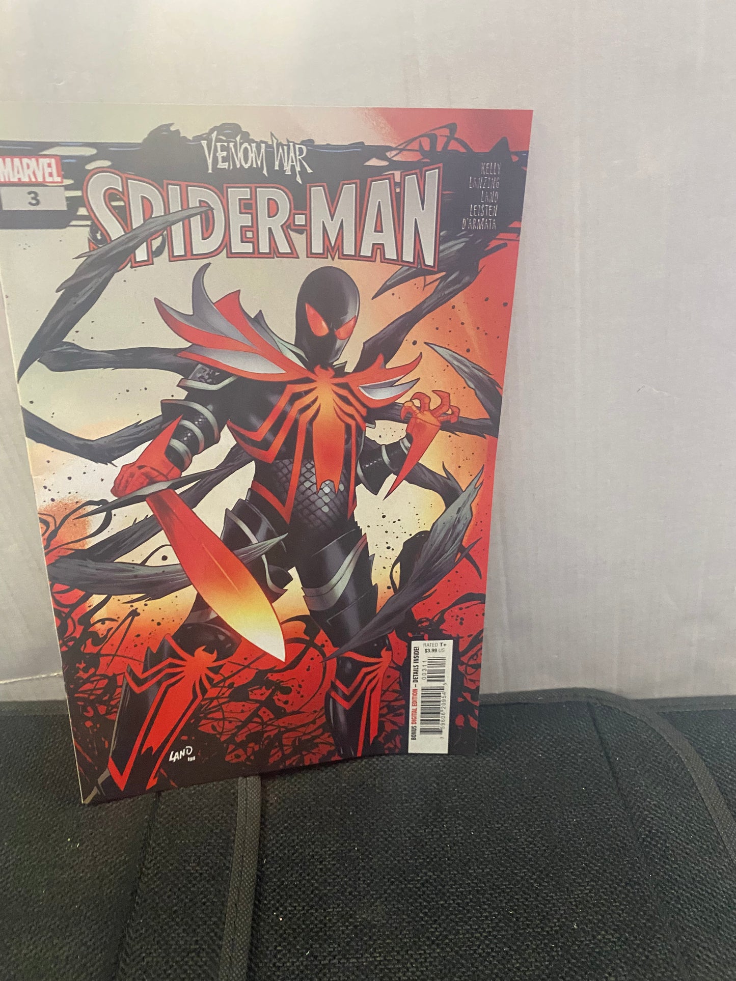 MARVEL COMICS VENOM WAR SPIDER-MAN #3