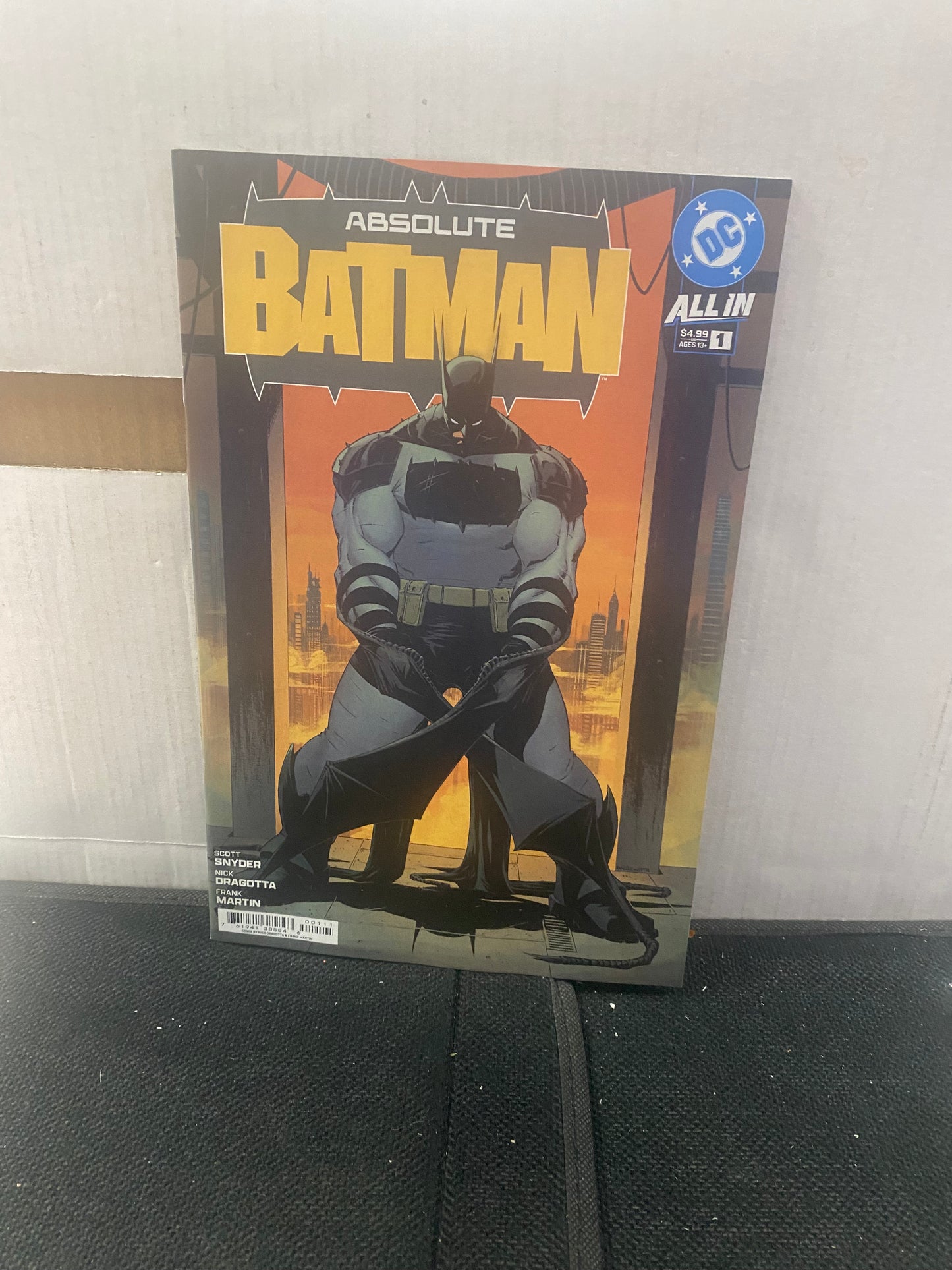 DC COMICS ABSOLUTE BATMAN #1