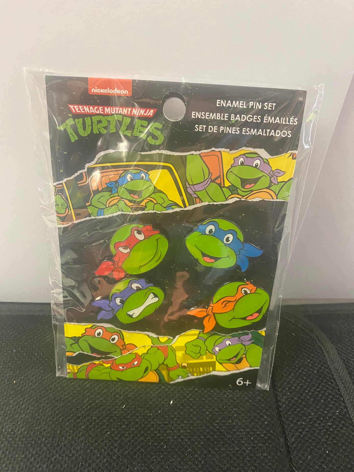 FUNKO 2023 TEENAGE MUTANT NINJA TURTLES ENAMEL PIN SET