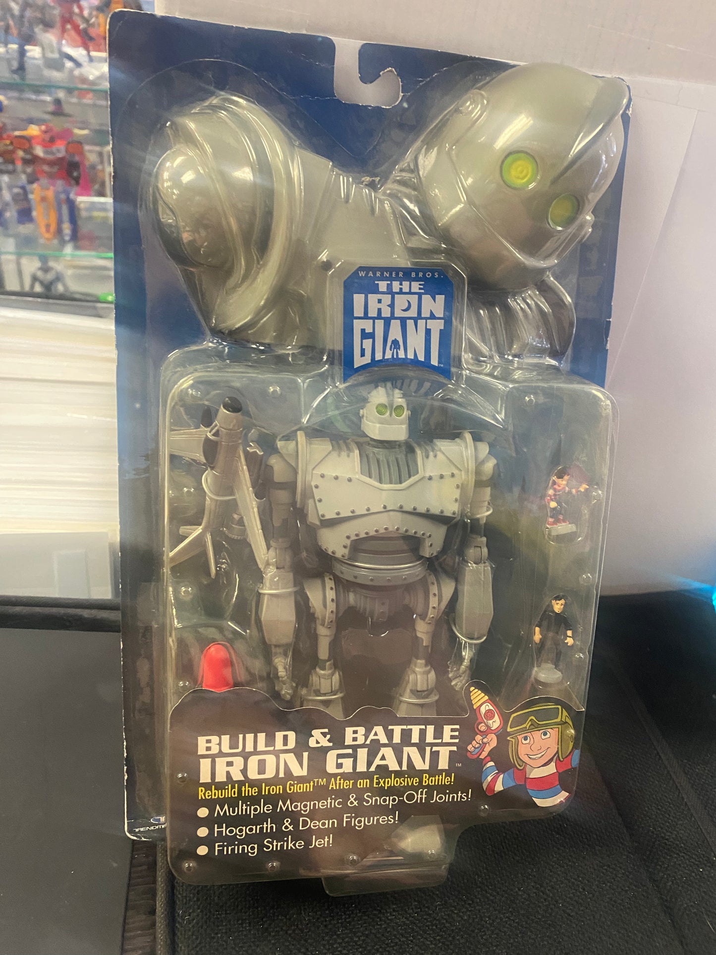 TRENDMASTERS BUILD AND BATTLE IRON GIANT
