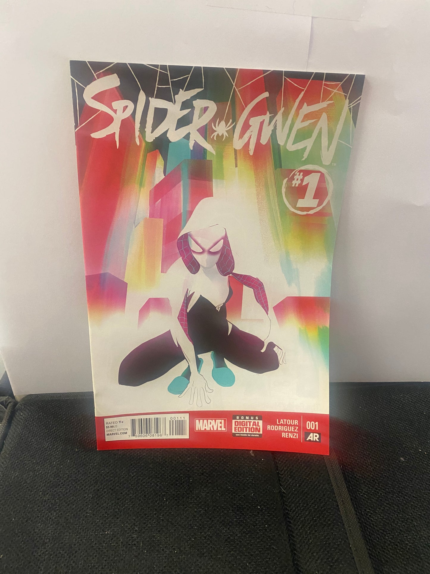 MARVEL COMICS SPIDER-GWEN #1 (2015)