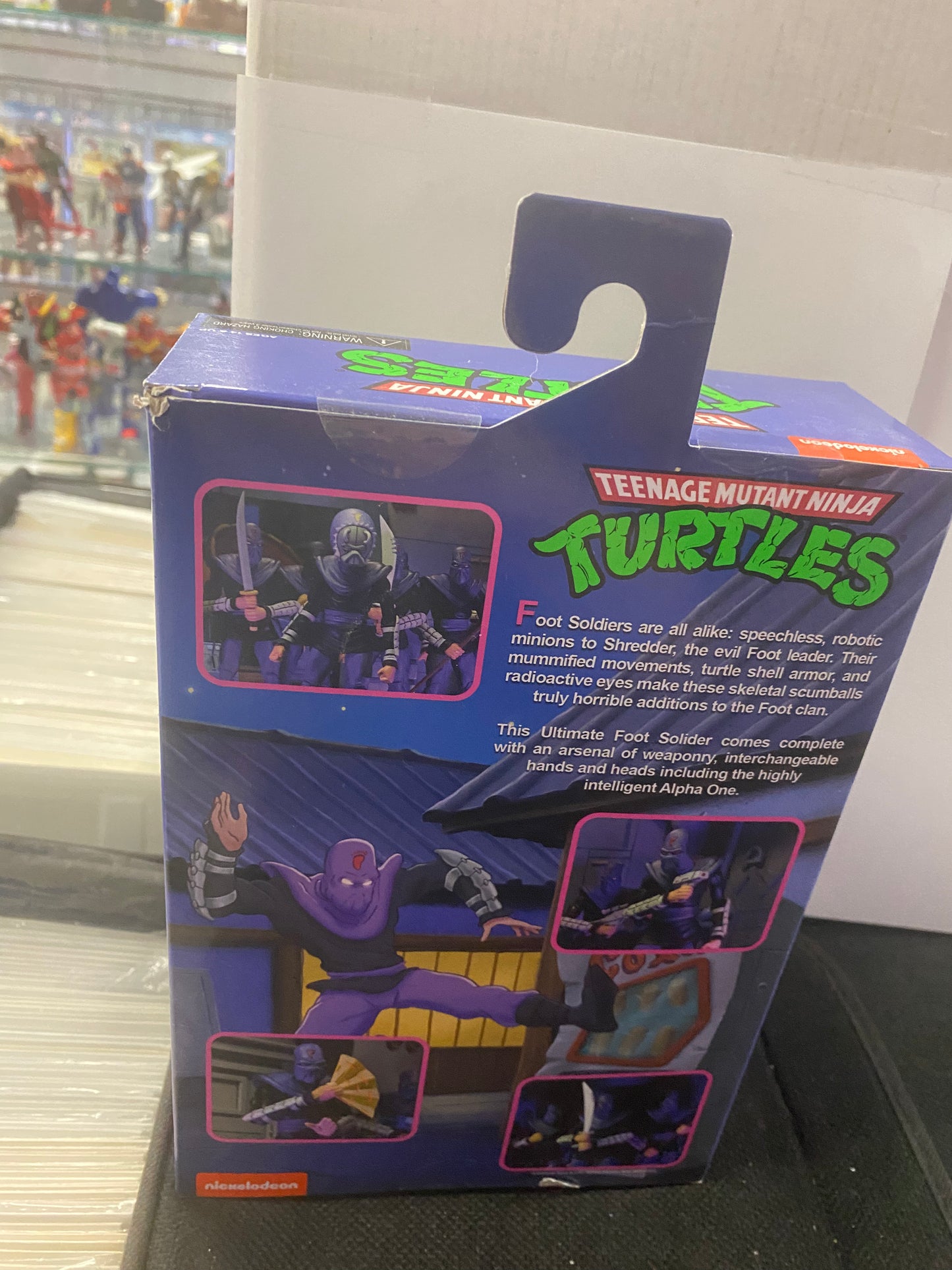 NECA TEENAGE MUTANT NINJA TURTLES TROUBLES AFOOT (2021)